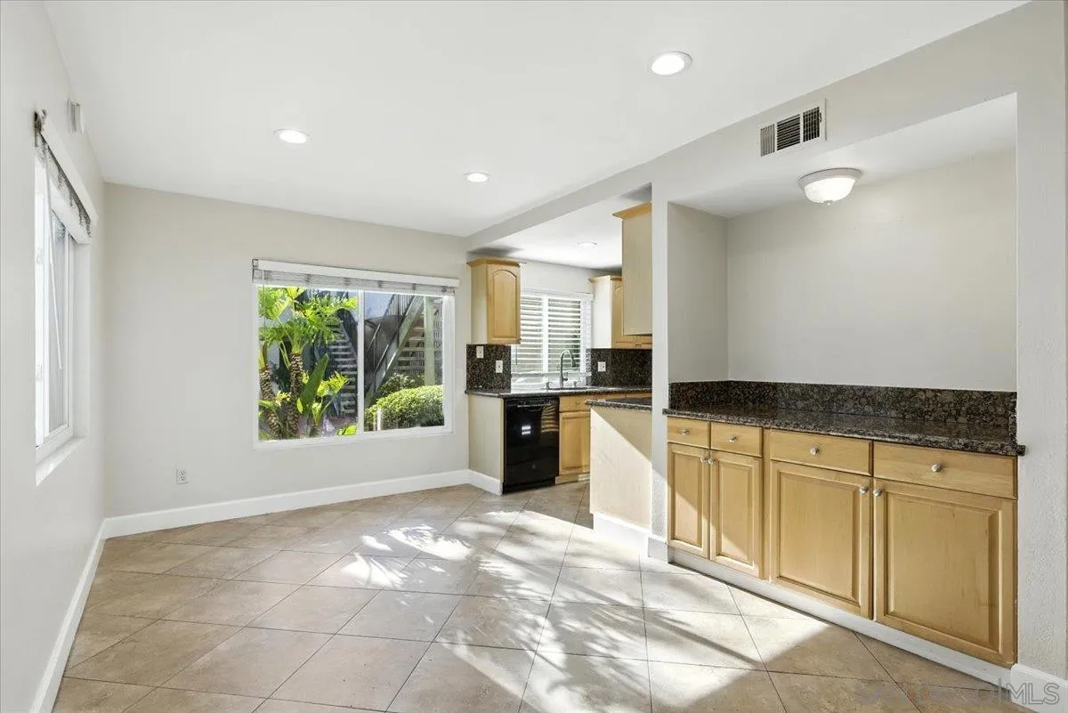https://cdn.realtyfeed.com/cdn/127/250037710/4a2c729d4bcd248dd8f0d7e3bc59aa5b.webp