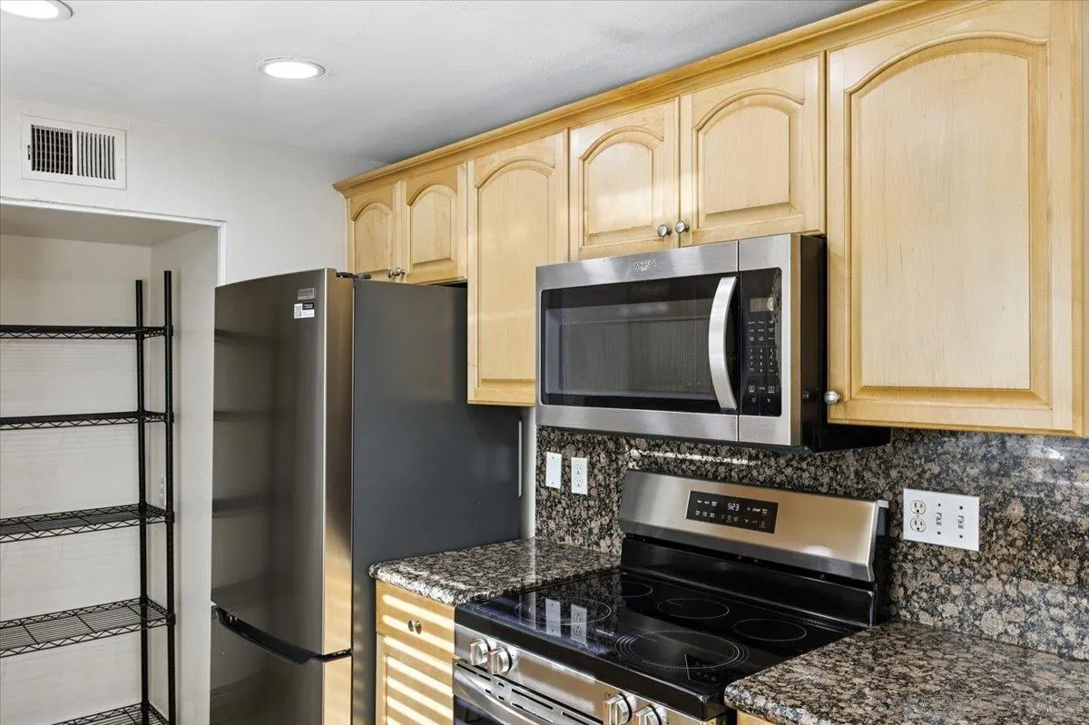 https://cdn.realtyfeed.com/cdn/127/250037710/56d4c0311c650bf9d91bbda61c5000af.webp