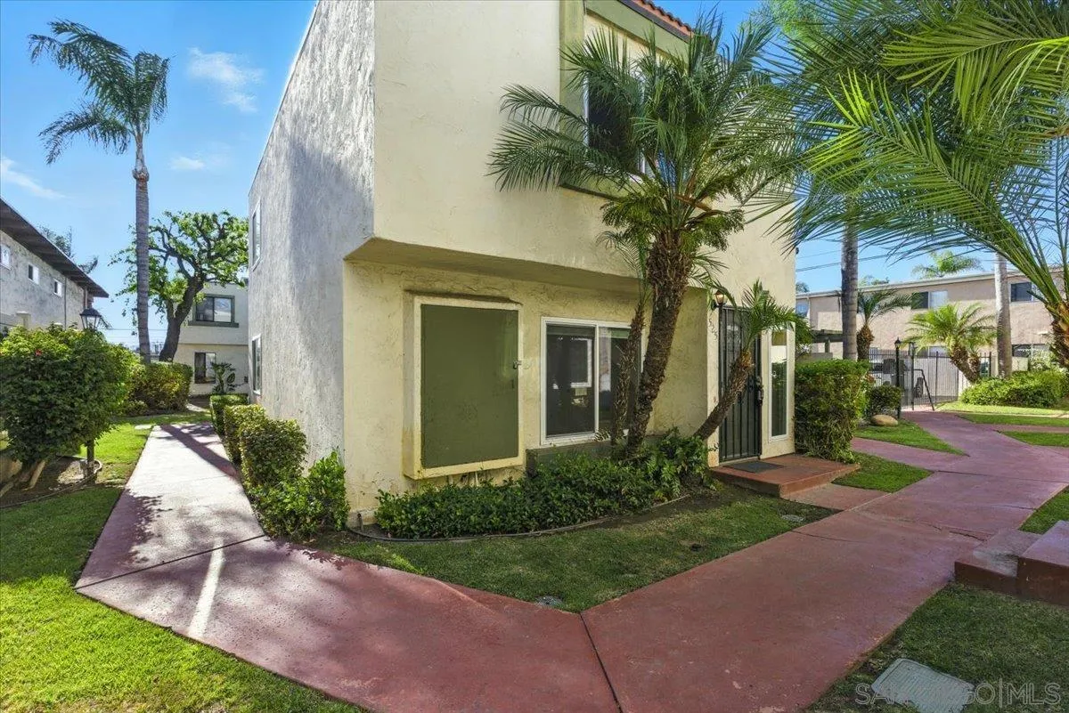 https://cdn.realtyfeed.com/cdn/127/250037710/5e03f5df25a1e9b720a501e07b2391cb.webp