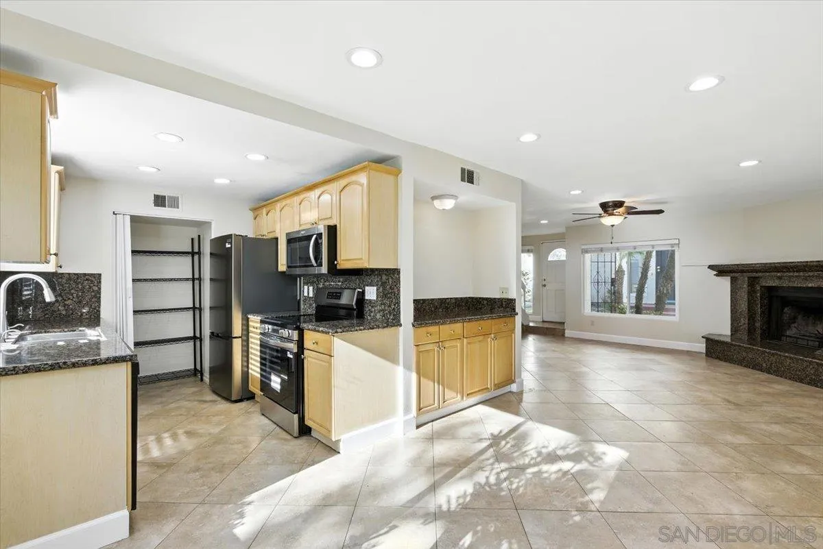 https://cdn.realtyfeed.com/cdn/127/250037710/6cc3c163e9e6ea83cc9d2f46373a0fbd.webp