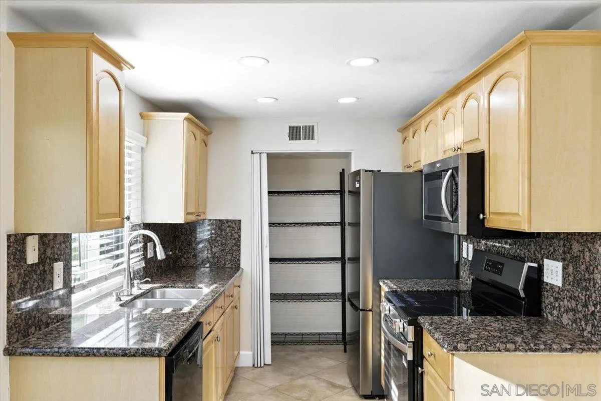 https://cdn.realtyfeed.com/cdn/127/250037710/775546736081c75f1565071e33cba508.webp