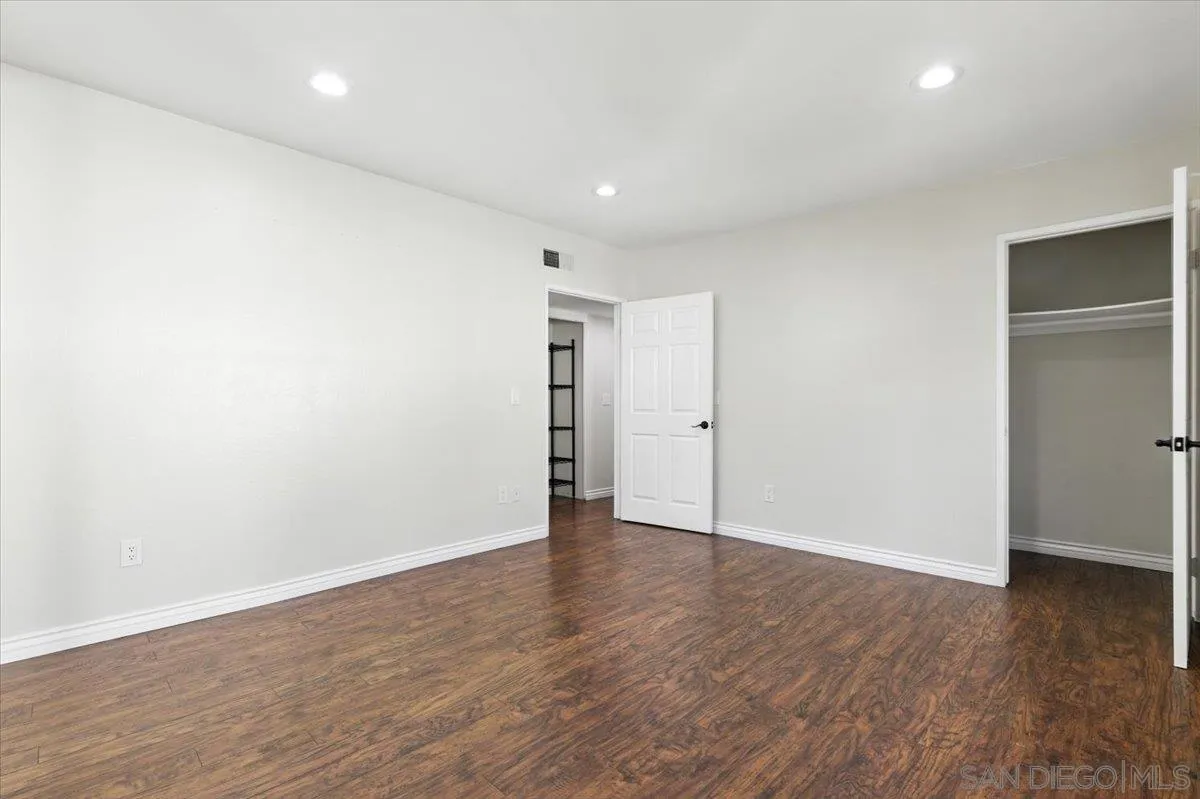 https://cdn.realtyfeed.com/cdn/127/250037710/b1d0a2e0ae113b274a36e99986119d0d.webp