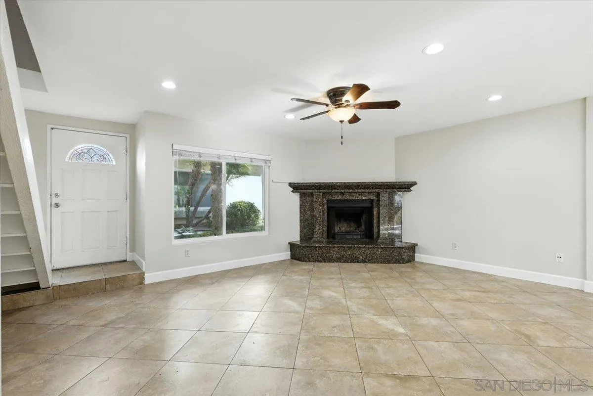 https://cdn.realtyfeed.com/cdn/127/250037710/ba5abe5da7efddd5f1bd33c45c93f57b.webp