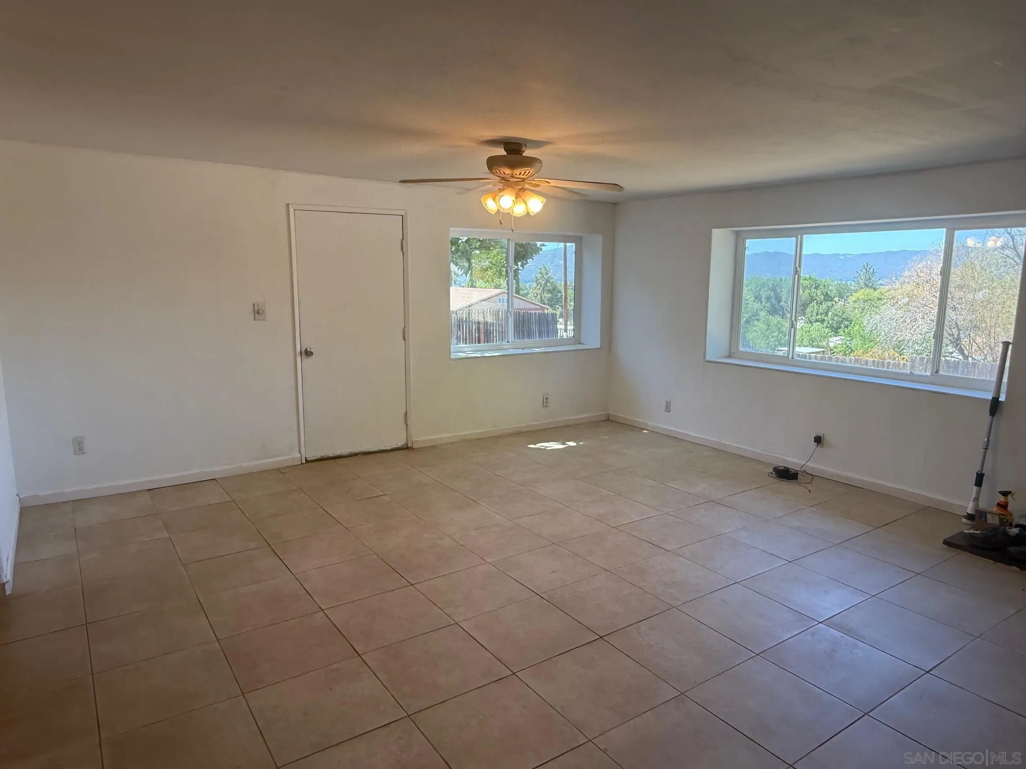 https://cdn.realtyfeed.com/cdn/127/250037712/18a4b37d9a031fa67a74e5388b3af95e.webp