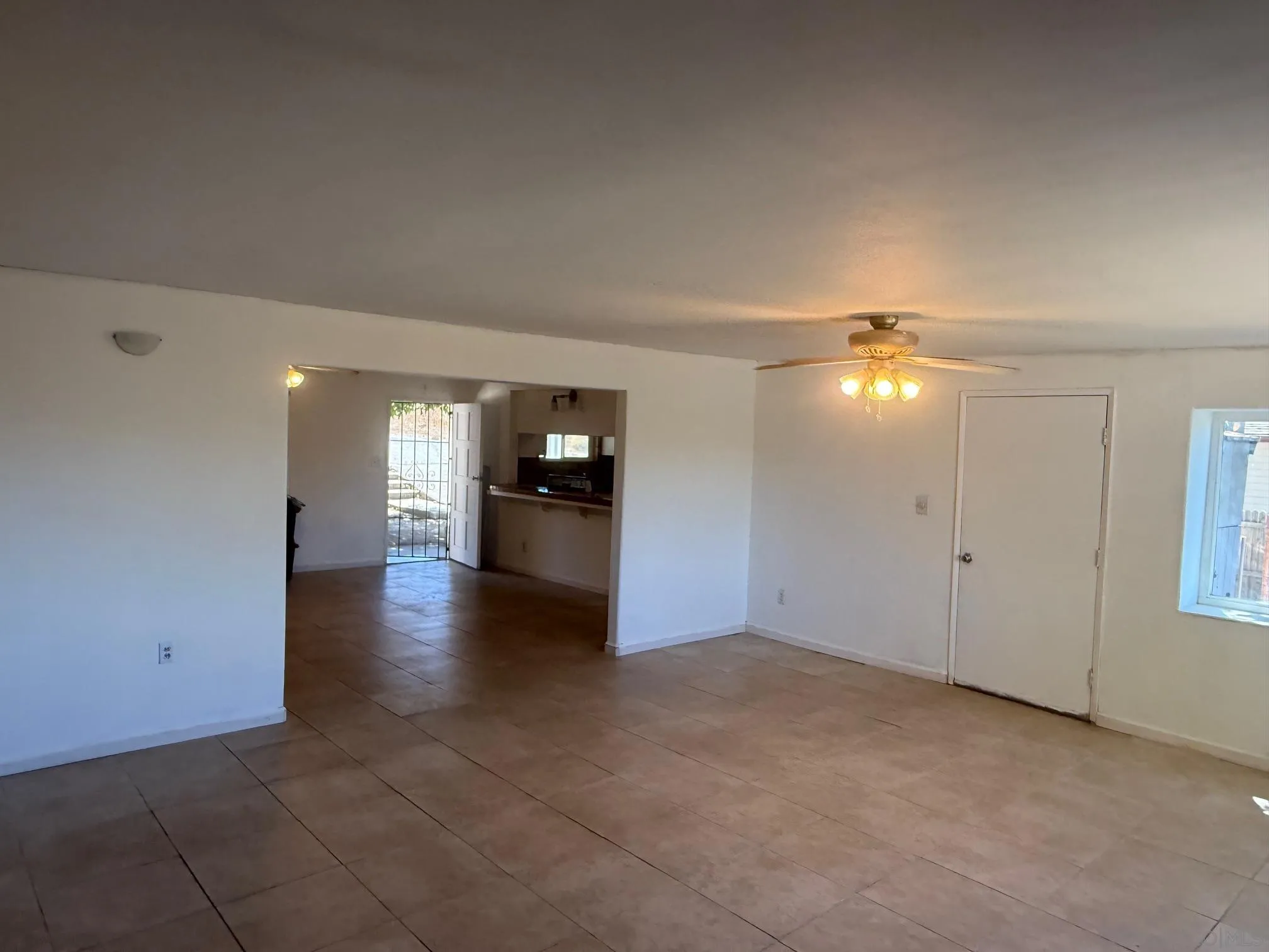 https://cdn.realtyfeed.com/cdn/127/250037712/466d932e7ad8a496be82ee3a112846c3.webp