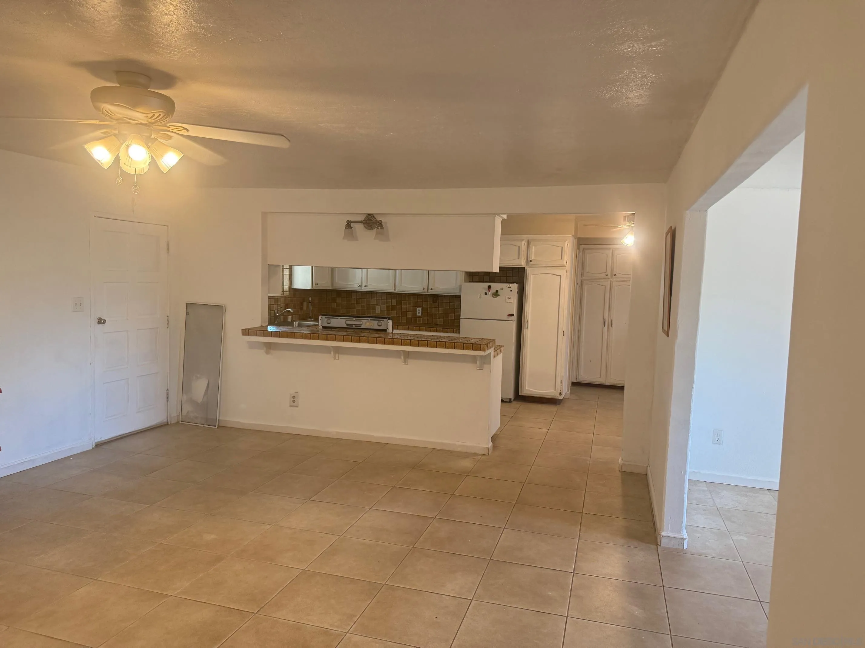 https://cdn.realtyfeed.com/cdn/127/250037712/77bd87ca2e55e34a11c405f008f50f18.webp