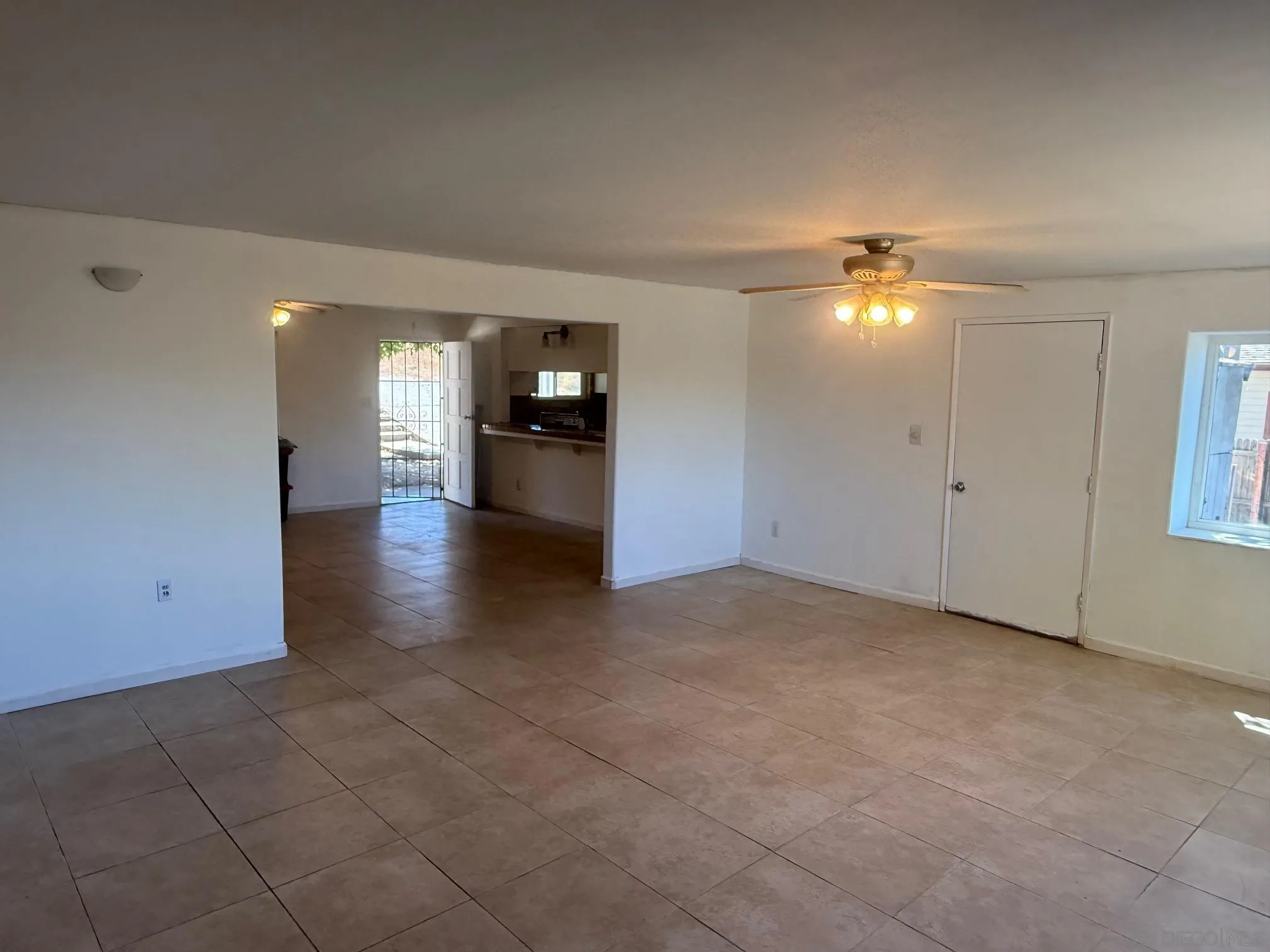 https://cdn.realtyfeed.com/cdn/127/250037712/abe59e1eef2f13d8ea45475ad5b3f9f7.webp