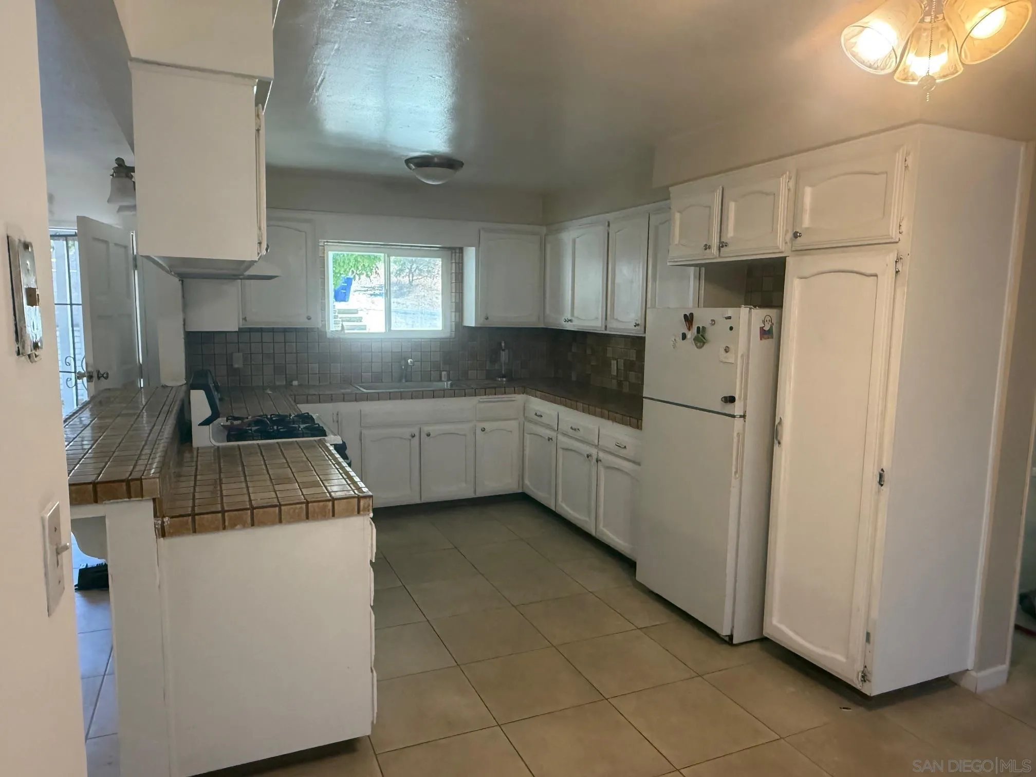 https://cdn.realtyfeed.com/cdn/127/250037712/c2de75c63b858c91fad87daee5f505a0.webp