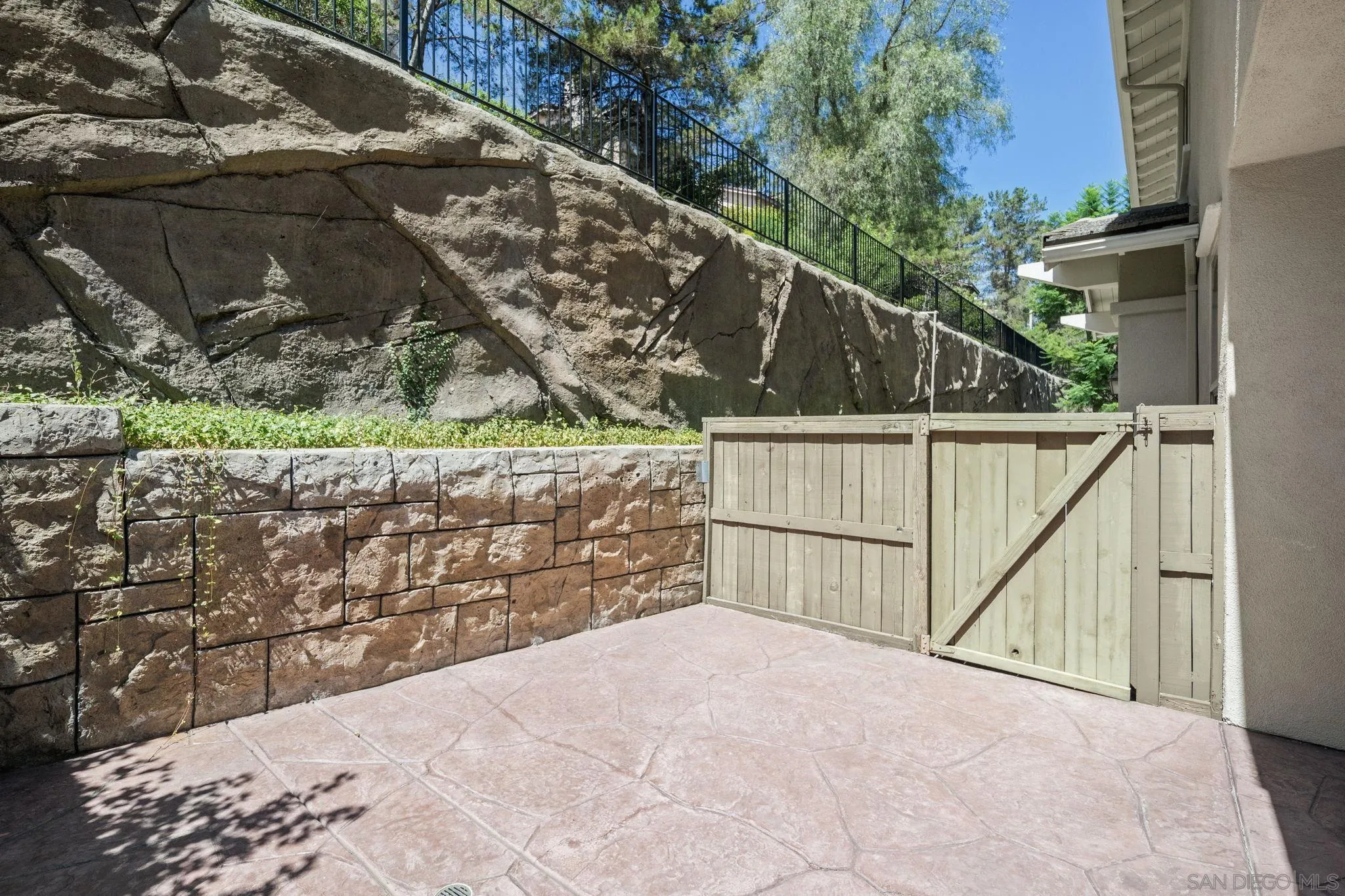 Photo #3: 250037713 Listing 