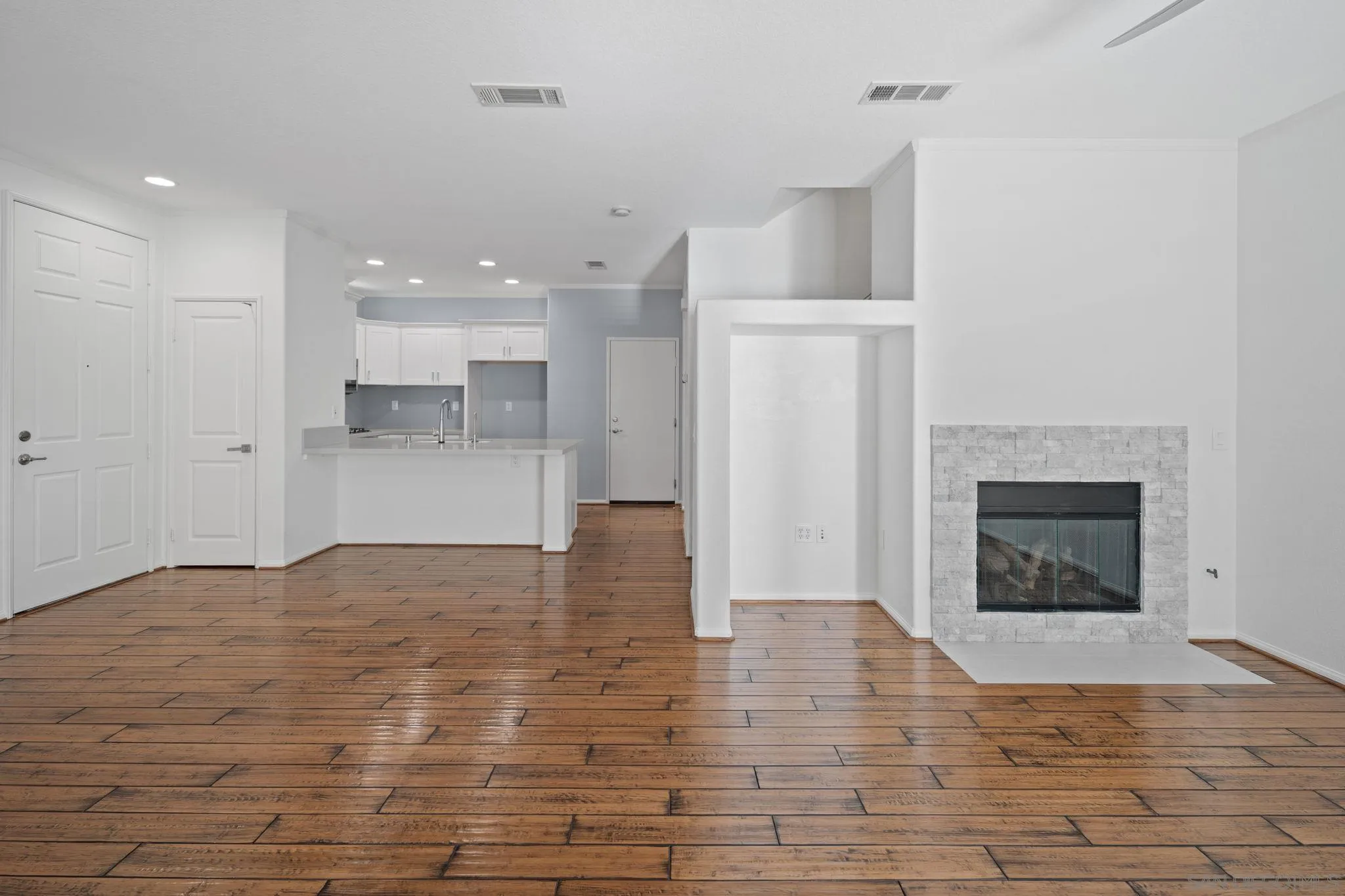 Photo #6: 250037713 Listing 