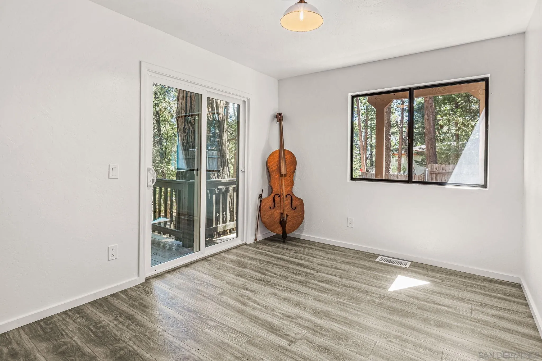 https://cdn.realtyfeed.com/cdn/127/250037714/17a90622fbdd3503b2c8eeeb0f0f8c20.webp