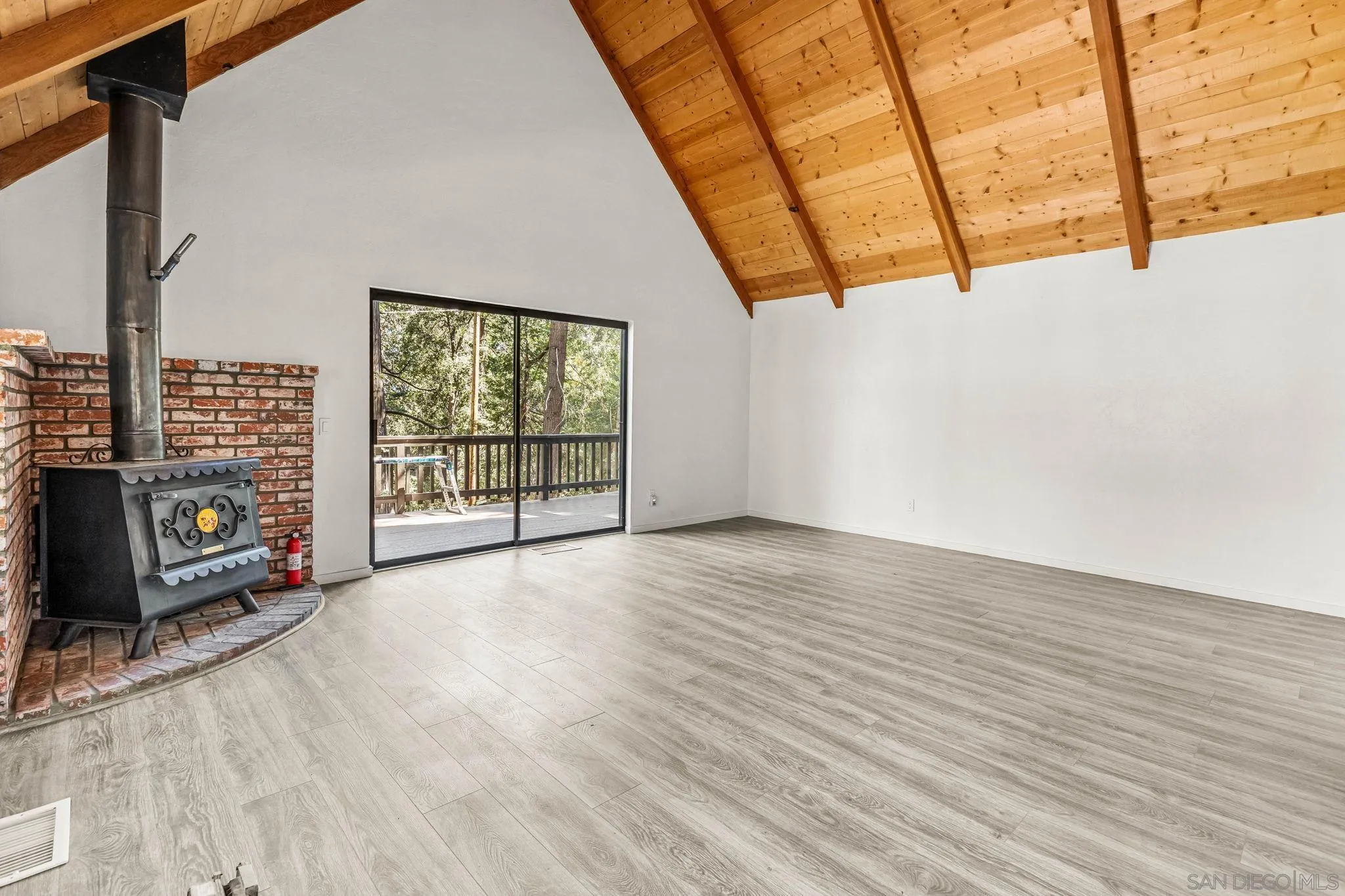 https://cdn.realtyfeed.com/cdn/127/250037714/be91f9e9df35b8a729ac9f12f04d9f6f.webp