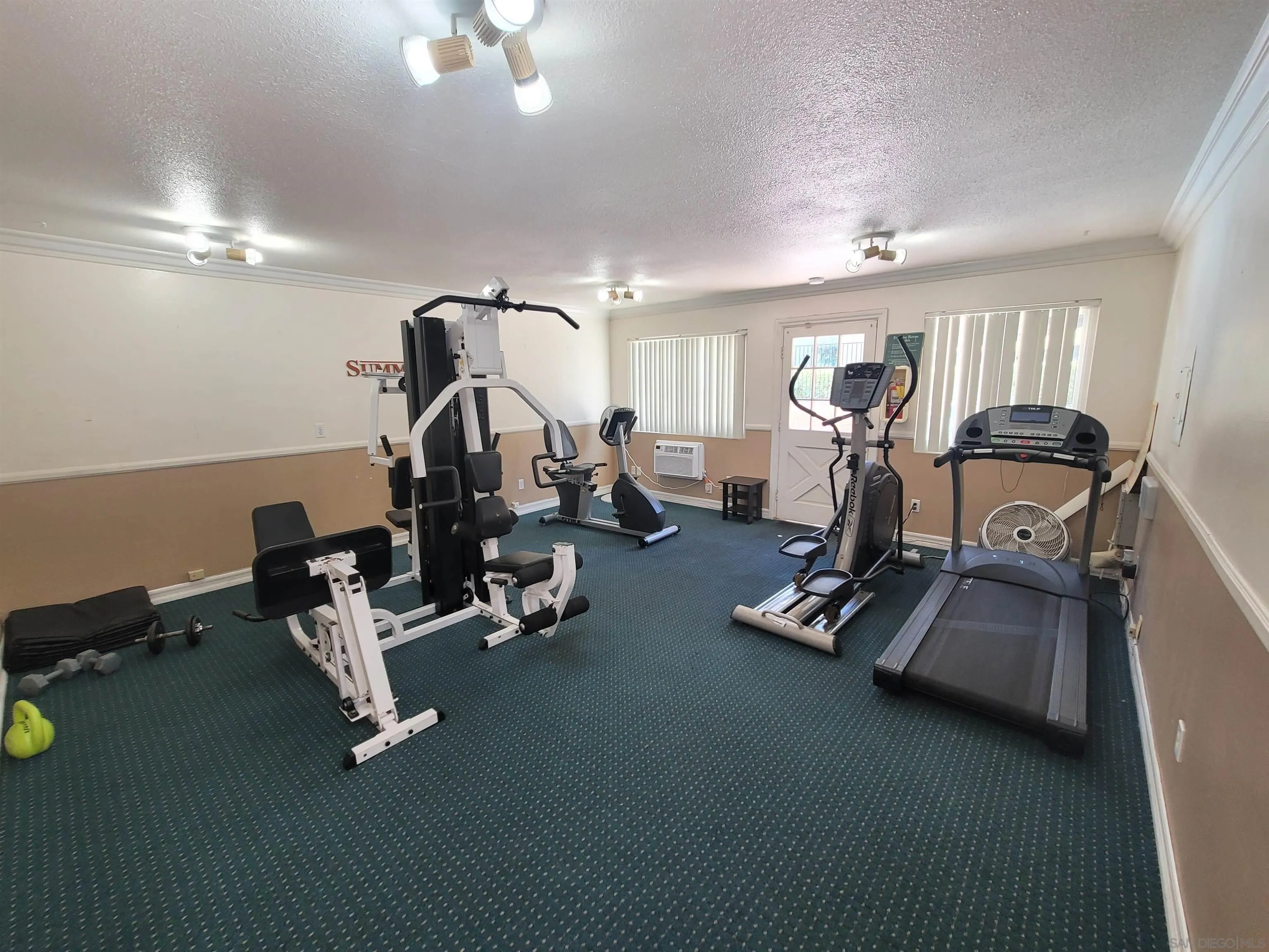 https://cdn.realtyfeed.com/cdn/127/250037715/2bde2f0eeaaf827b448d6bbbf69691a9.webp