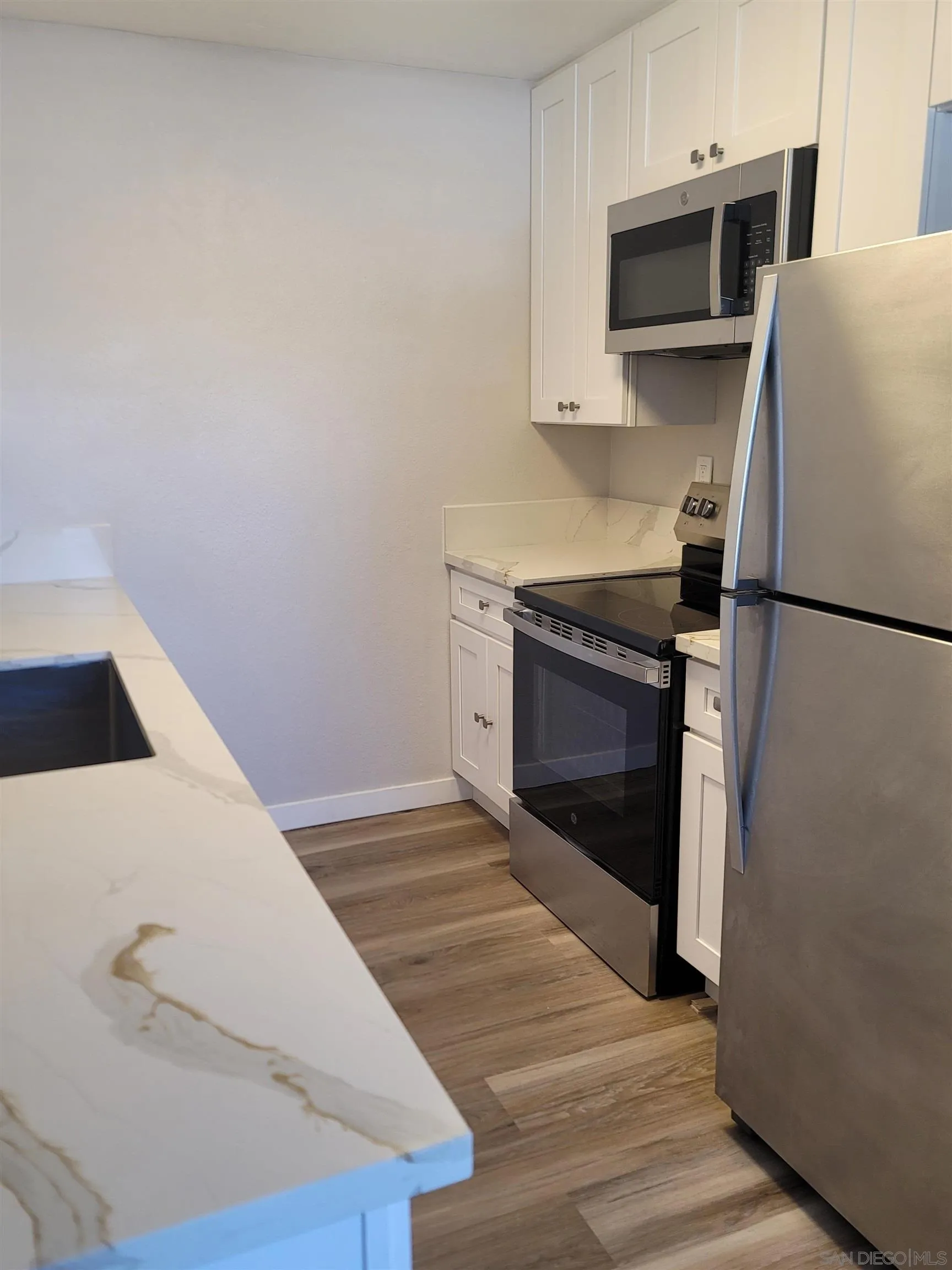 https://cdn.realtyfeed.com/cdn/127/250037715/ece378319f07615bda7363c56866225a.webp