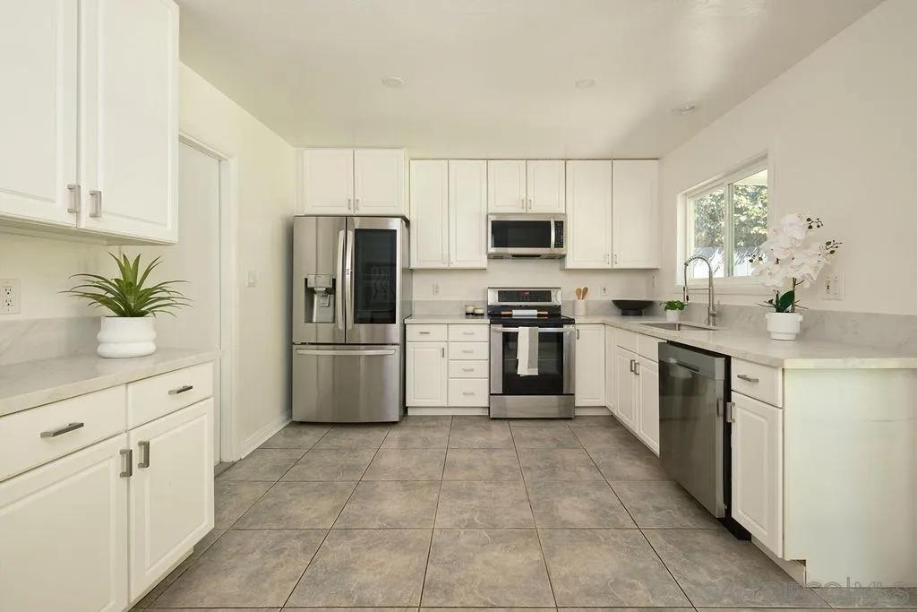 https://cdn.realtyfeed.com/cdn/127/250037719/1a0e5a60dda233709cca689cf556e345.webp