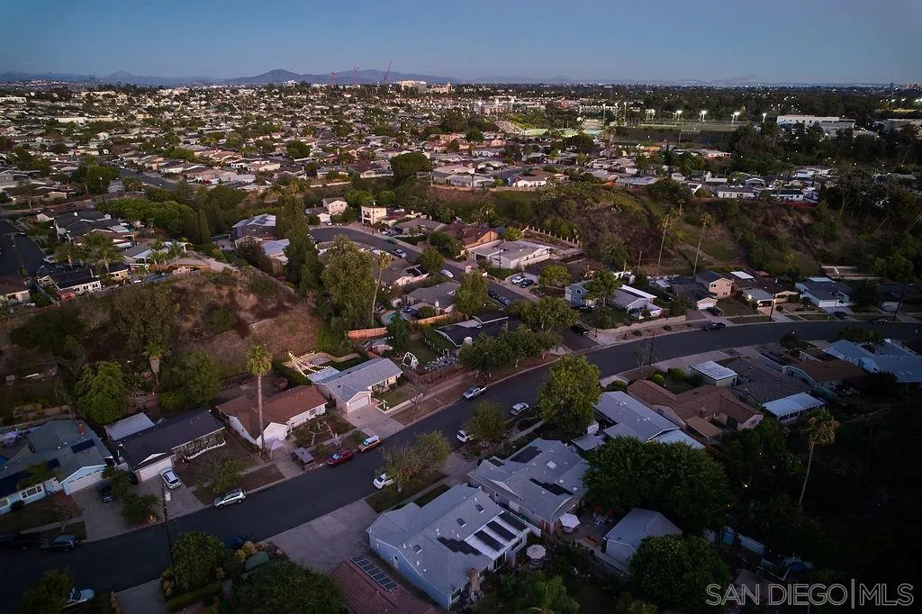 https://cdn.realtyfeed.com/cdn/127/250037719/256ffb80ce14bc4ec4bdaaeb191e9b71.webp
