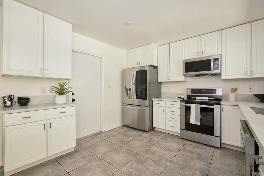 https://cdn.realtyfeed.com/cdn/127/250037719/3291005becd4a7d2d411b82011494db2.webp
