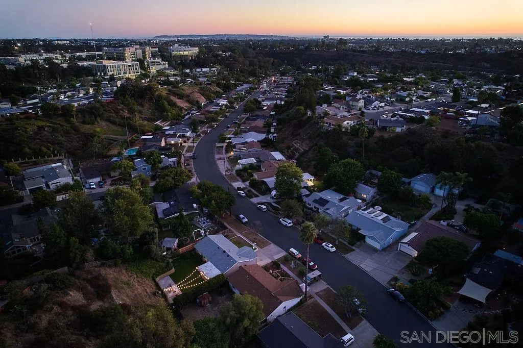 https://cdn.realtyfeed.com/cdn/127/250037719/42a21404baa0a9a0d30b6c2dd477c07d.webp