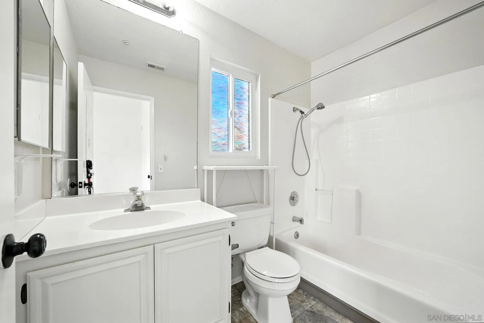 https://cdn.realtyfeed.com/cdn/127/250037721/448b6b8f9504329f7b7f26de5cf3ee3d.webp