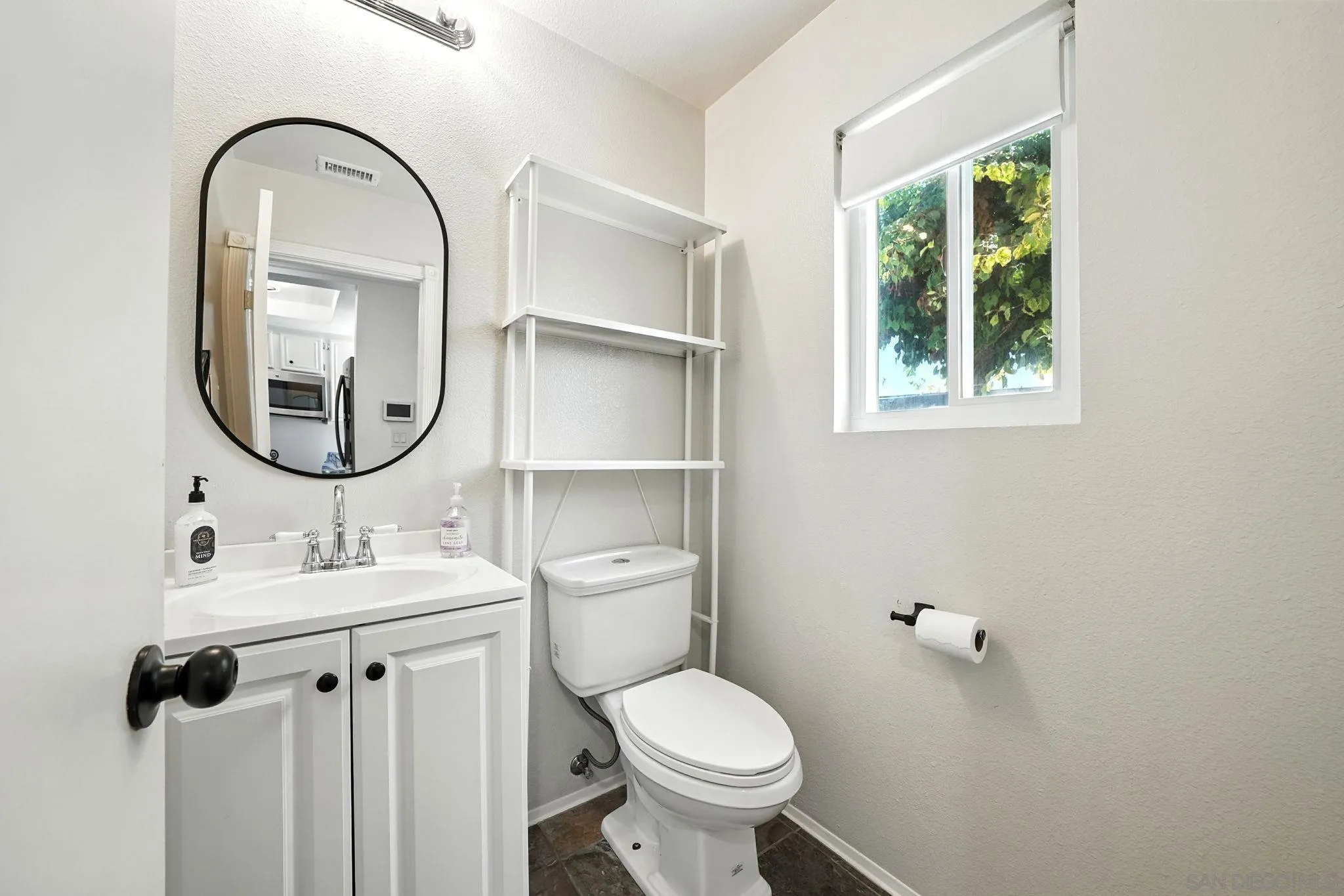 https://cdn.realtyfeed.com/cdn/127/250037721/6521bb84d4de0768d2f52eb47778ecd5.webp