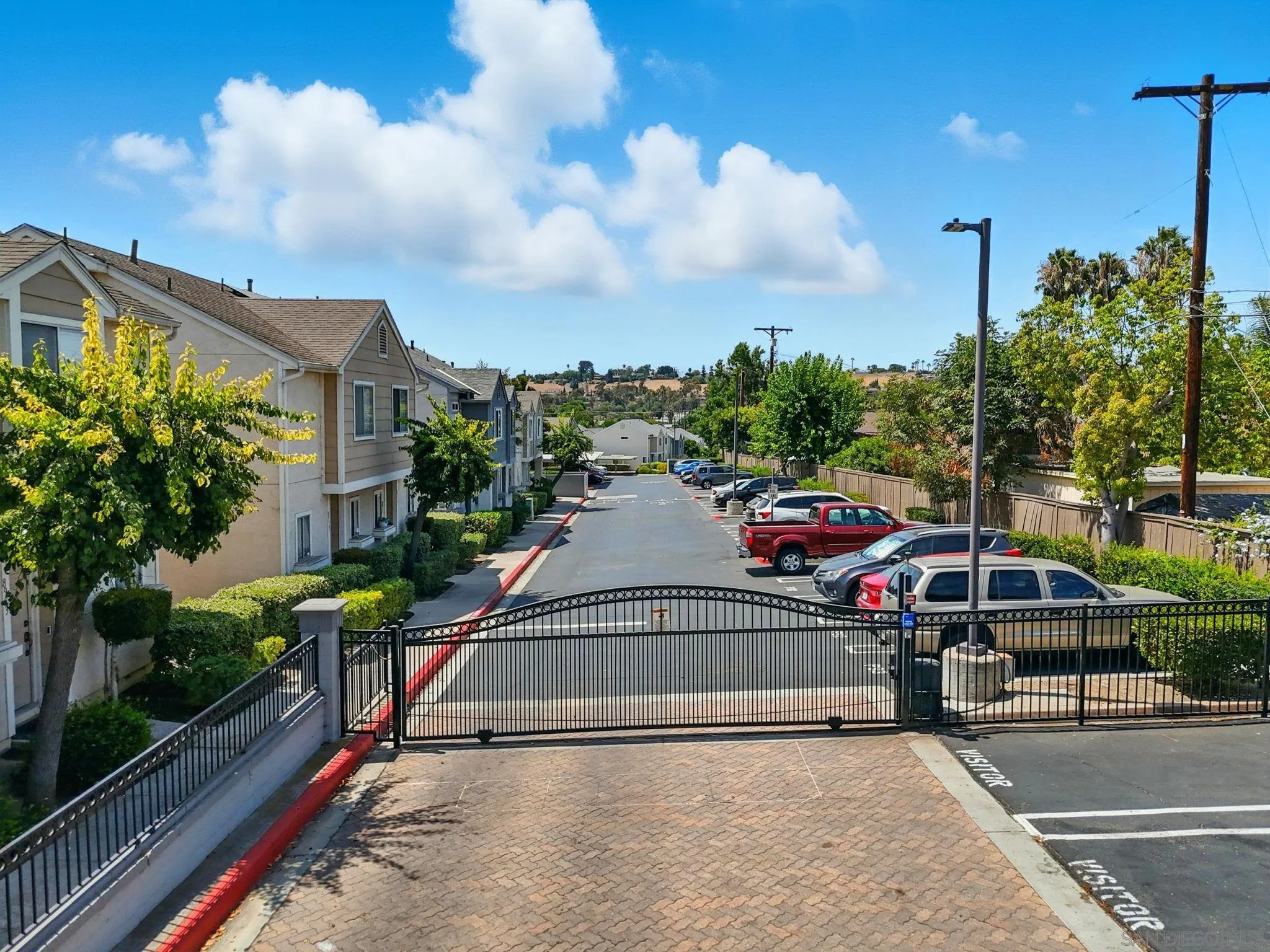 https://cdn.realtyfeed.com/cdn/127/250037721/676f781cc78aa820371fab60b043e613.webp