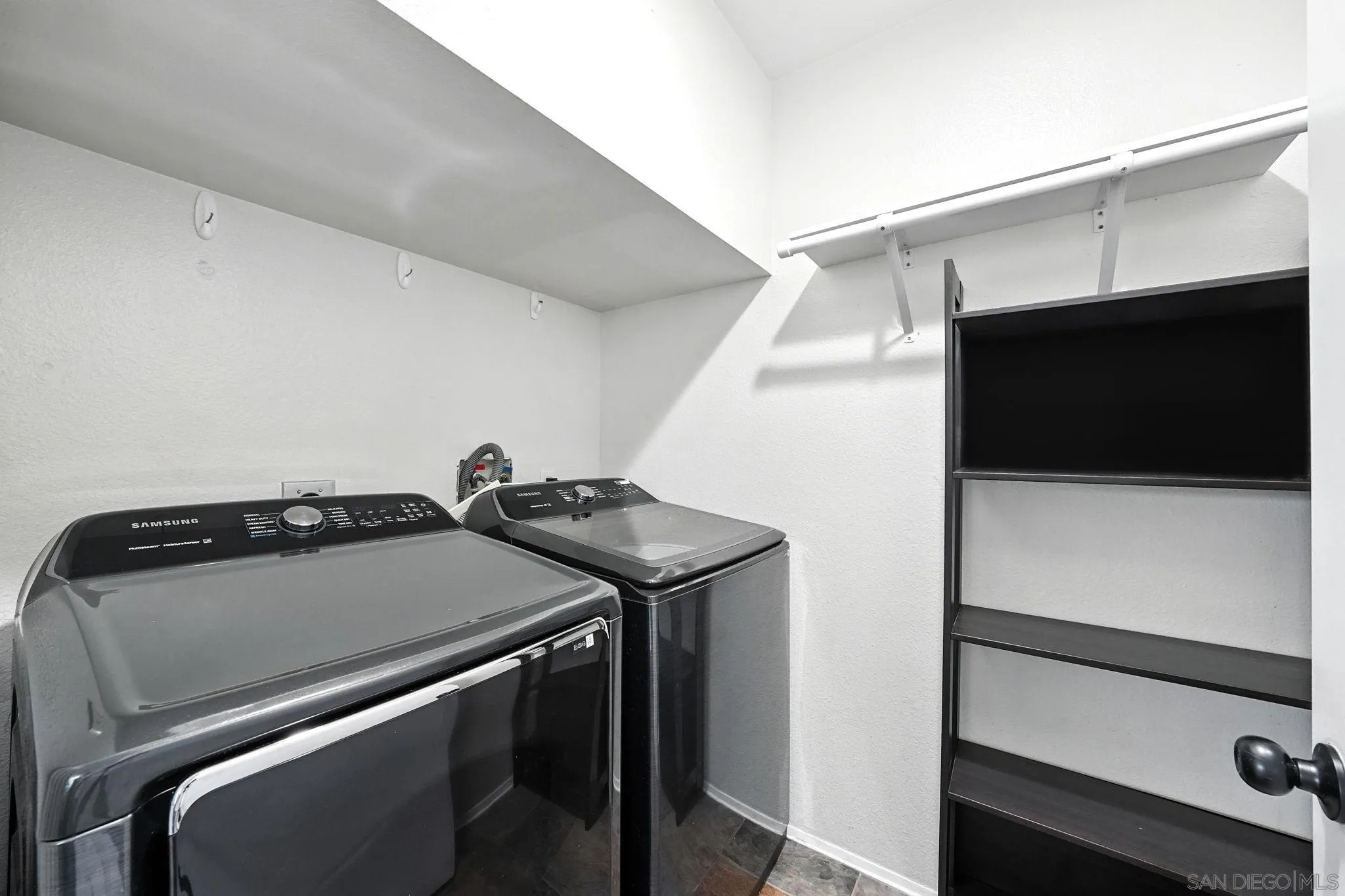 https://cdn.realtyfeed.com/cdn/127/250037721/c2db13a8fcbd8a1a4d3c5720cfe2a10f.webp
