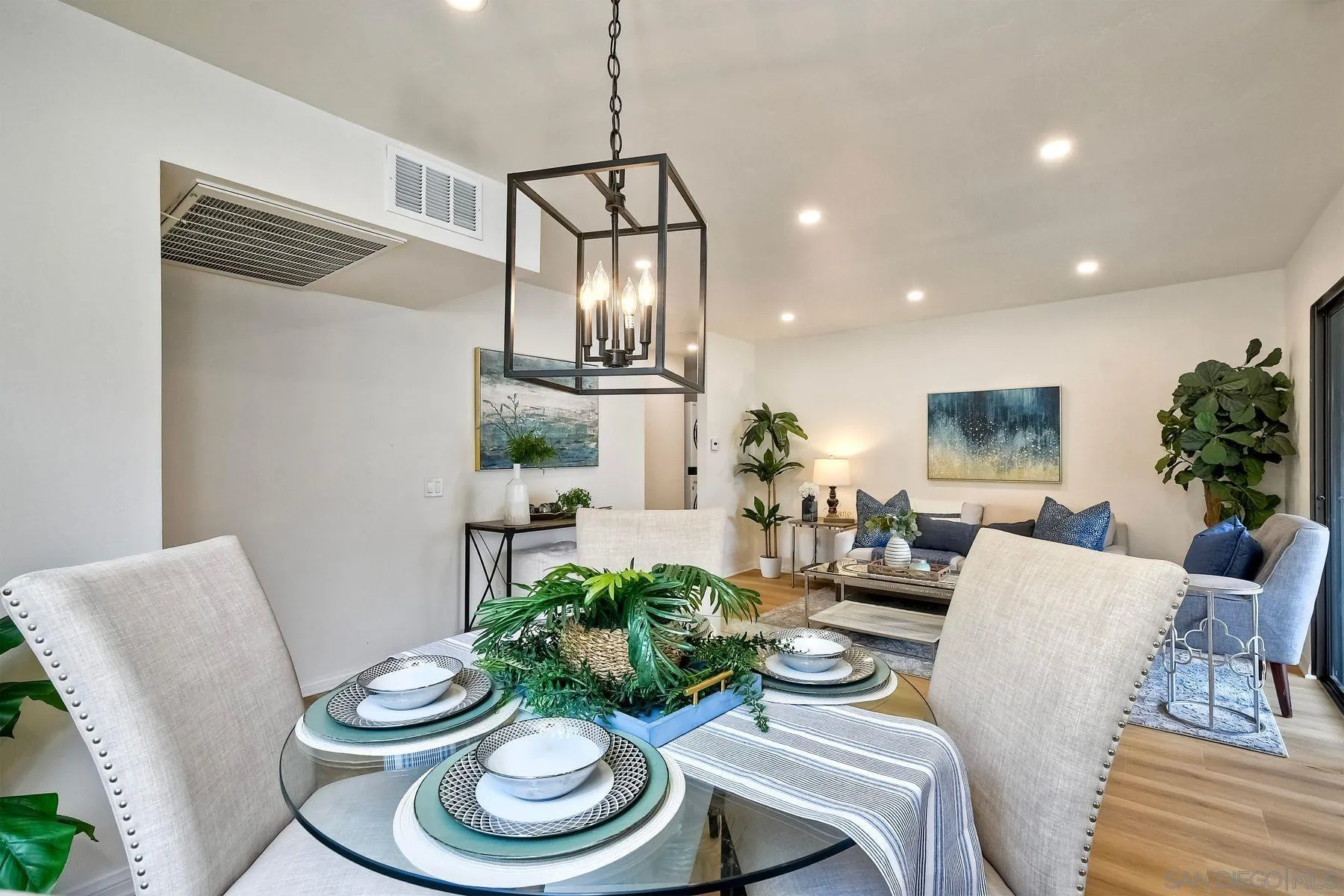 https://cdn.realtyfeed.com/cdn/127/250037733/2e66f17be1bcbf3e51ff88097cd2cb1f.webp