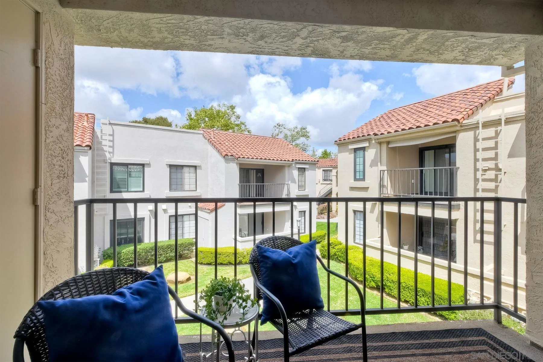 https://cdn.realtyfeed.com/cdn/127/250037733/3ee83043bbedd9754d5f090f805d8196.webp