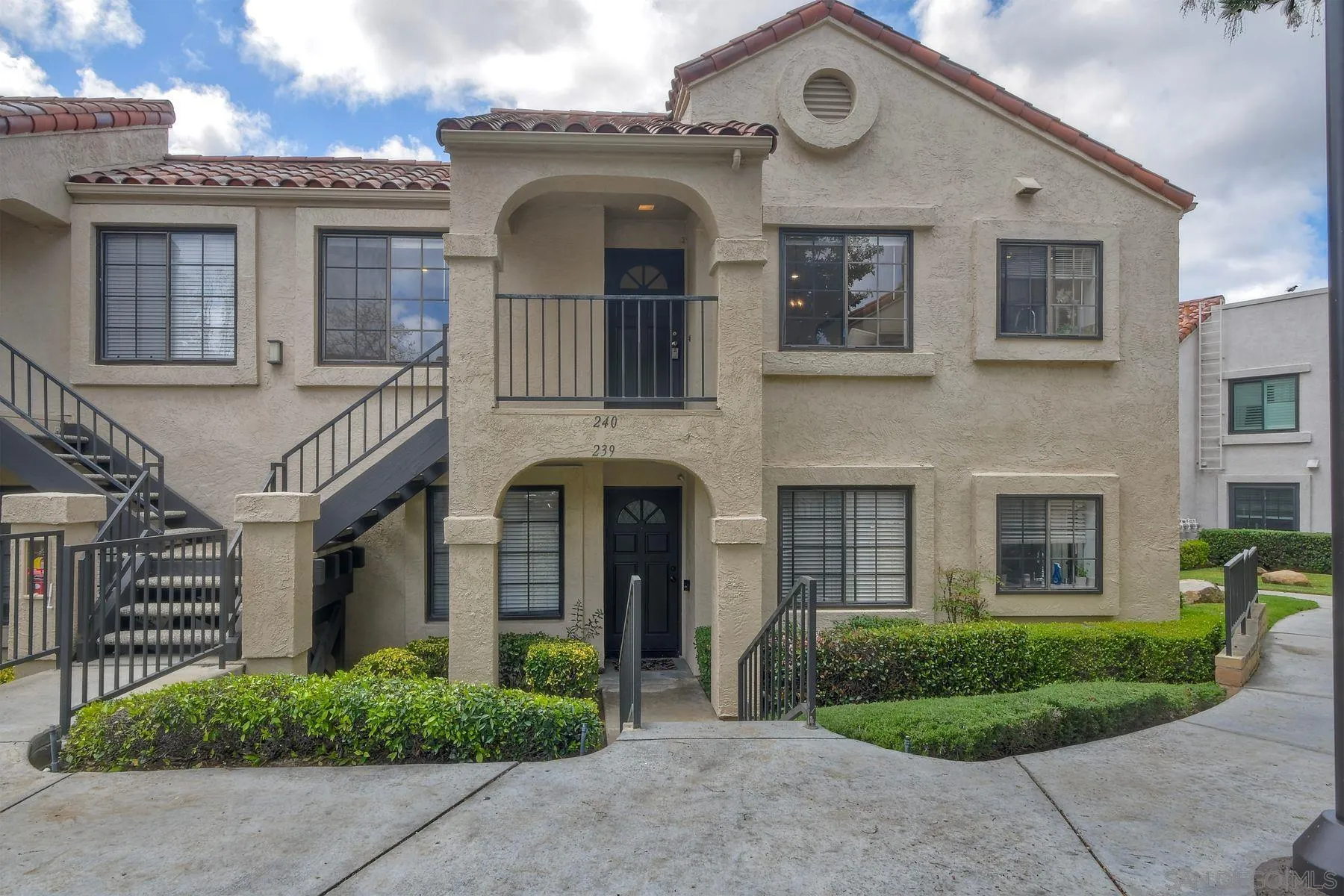 https://cdn.realtyfeed.com/cdn/127/250037733/5caca2b07cf572418c22094e99c5804e.webp