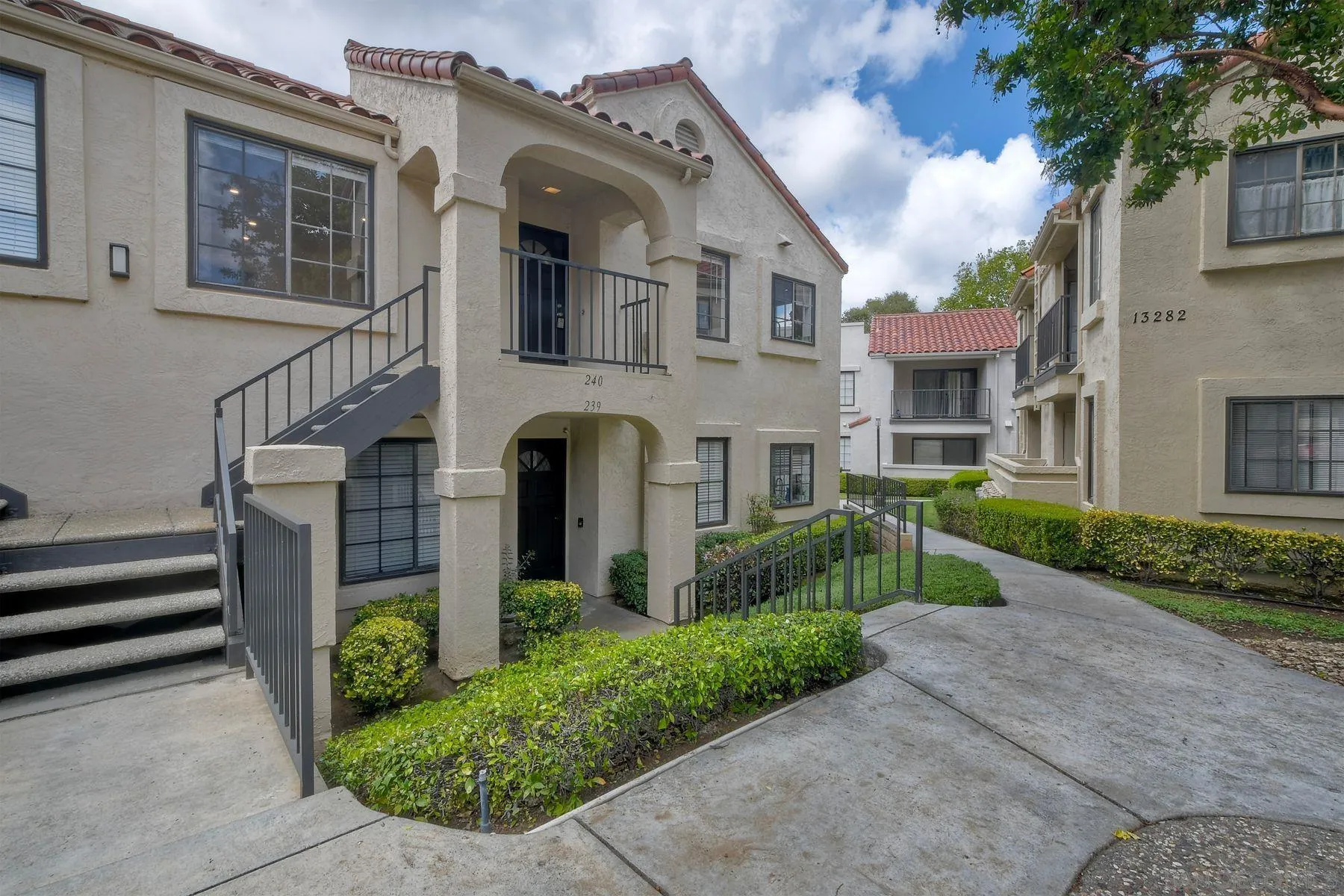 https://cdn.realtyfeed.com/cdn/127/250037733/7702c2978736d7dc0d574f12b76ad502.webp