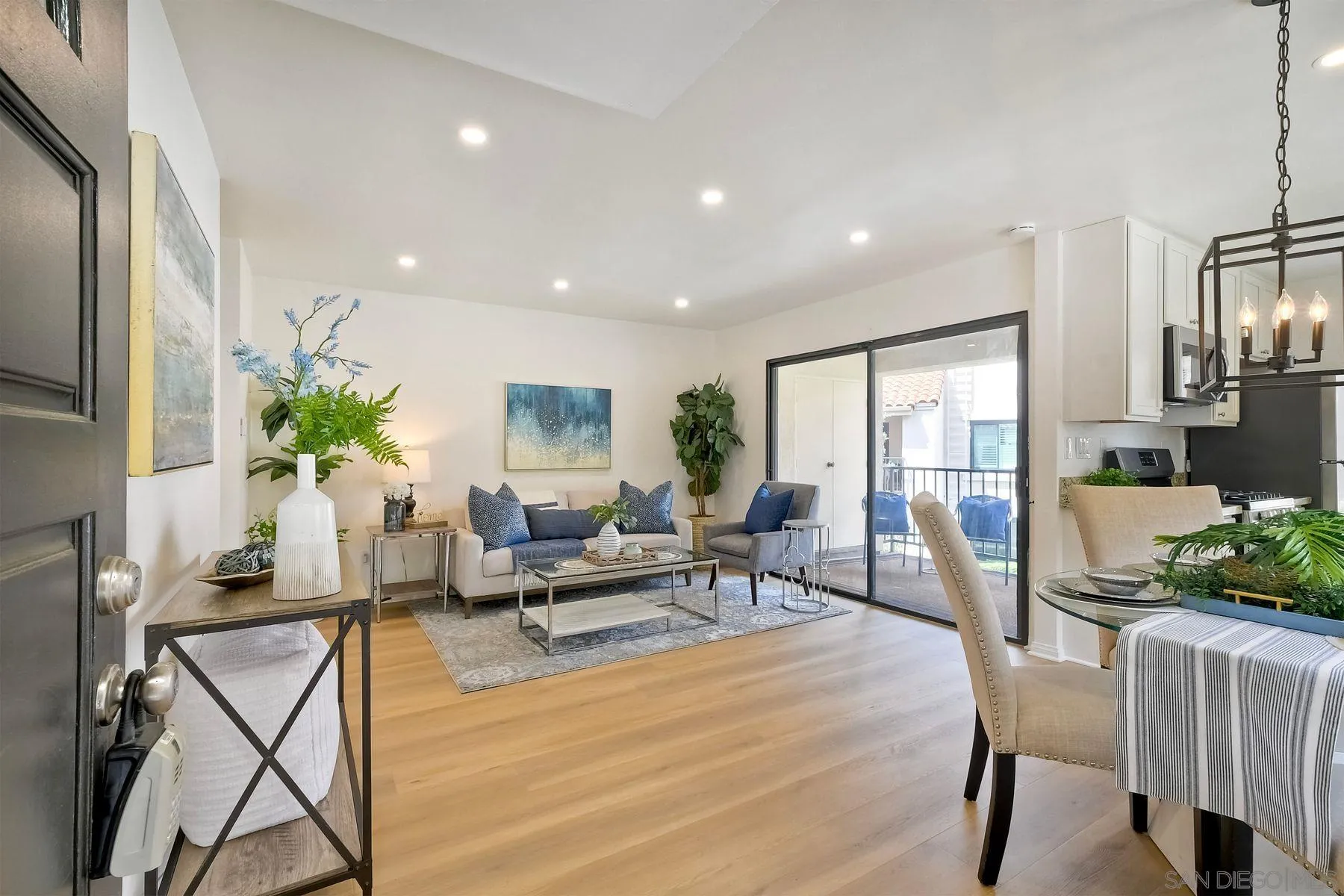 https://cdn.realtyfeed.com/cdn/127/250037733/adcfdeb6a4a9937d2b3437c521f9810b.webp
