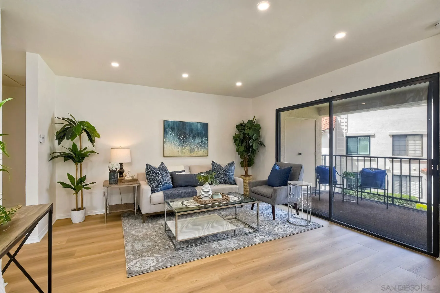 https://cdn.realtyfeed.com/cdn/127/250037733/b91a93598f33dd164f2737153eab32a6.webp