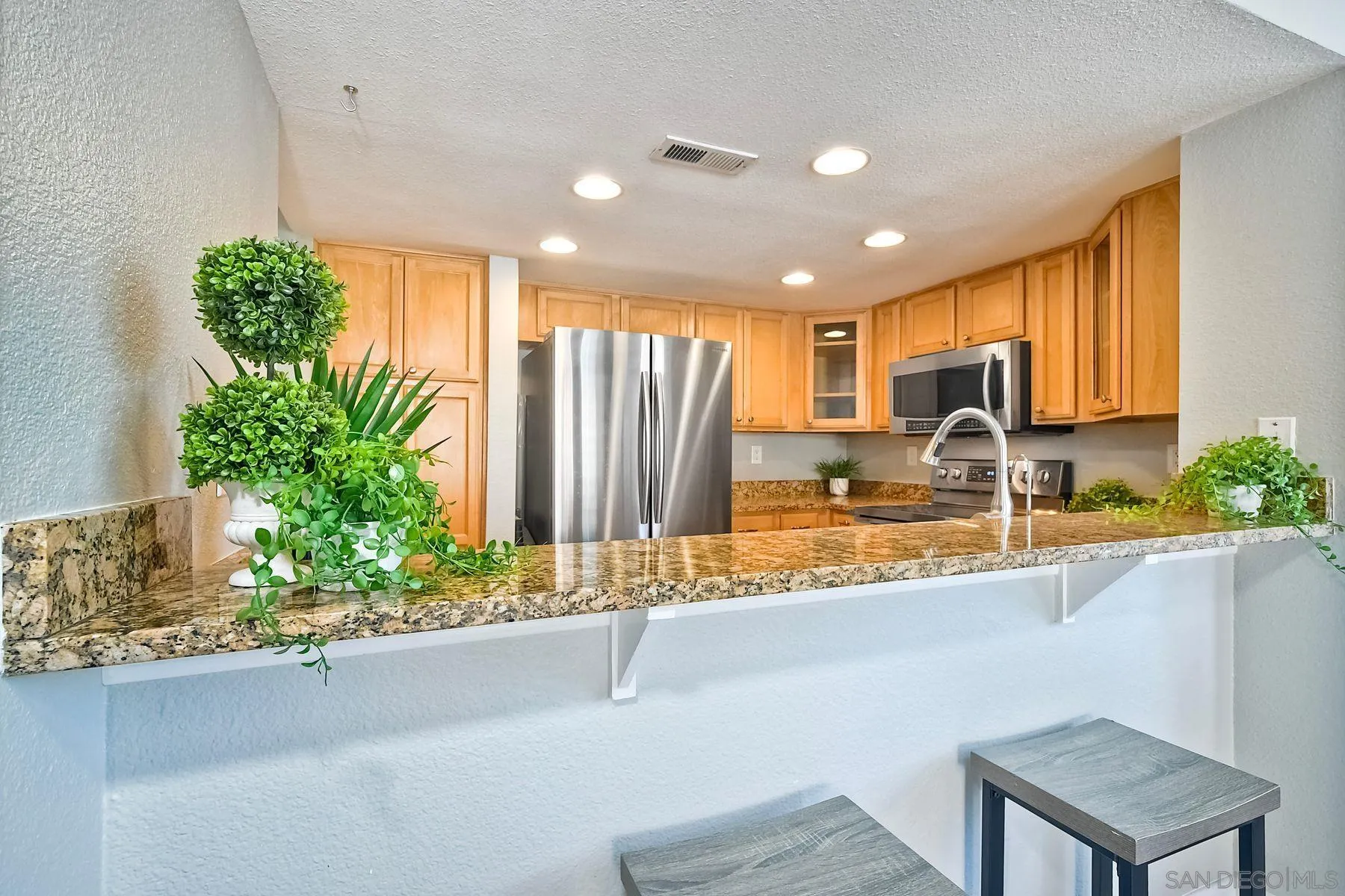 https://cdn.realtyfeed.com/cdn/127/250037734/e2775fe73b0cf2bb0eddbfdc3ccc4ab1.webp