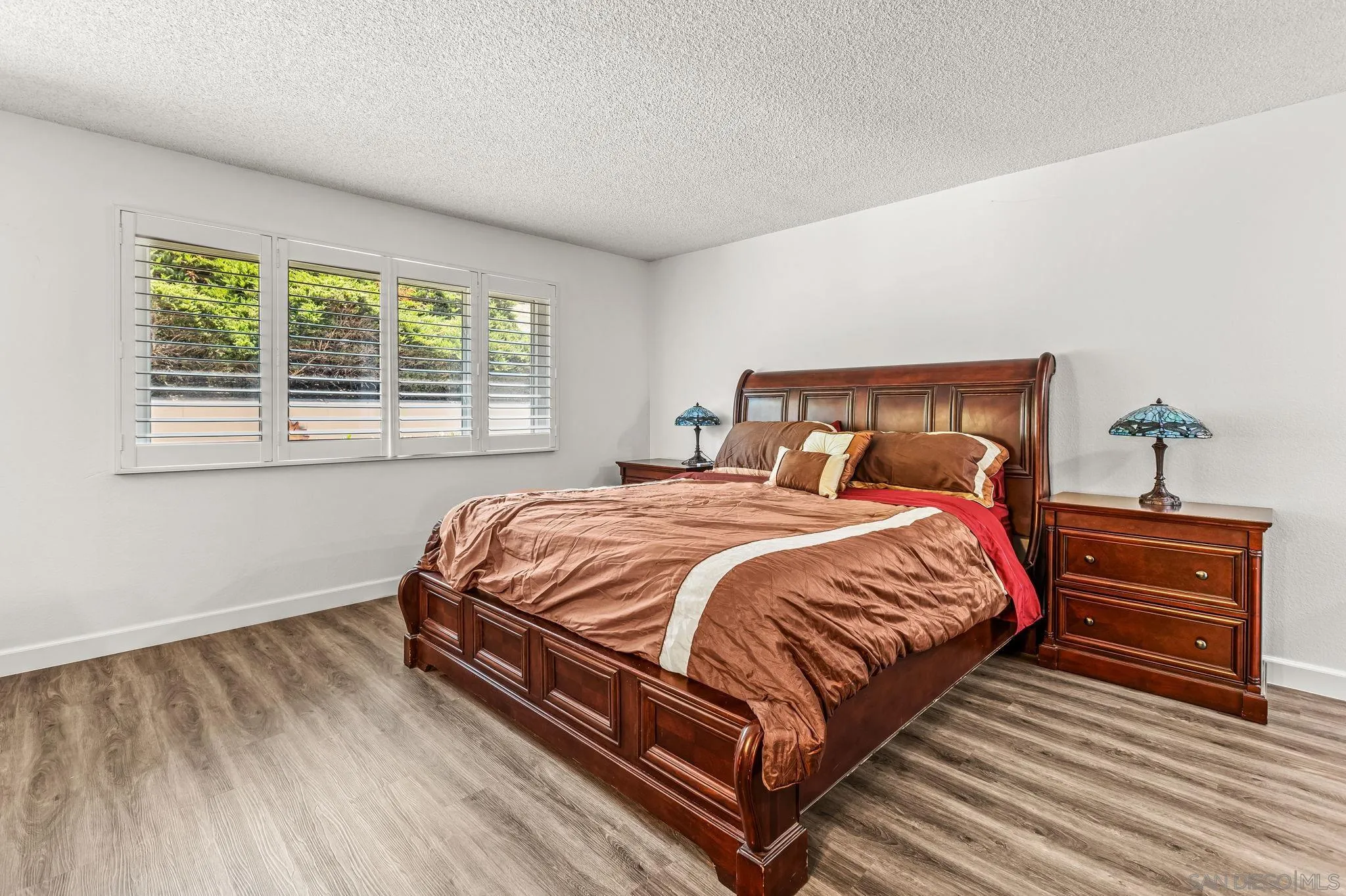 https://cdn.realtyfeed.com/cdn/127/250037737/33a62bd1fa11a73a9eebfb6ae8025fc2.webp