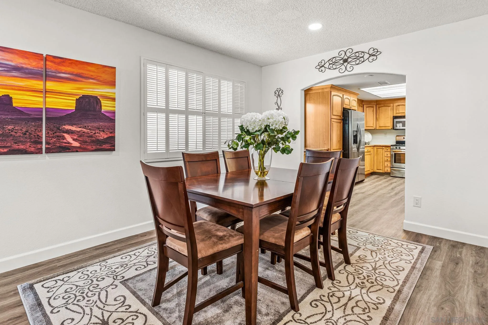 https://cdn.realtyfeed.com/cdn/127/250037737/b70b129e67db1123845a44dd9c871f3e.webp