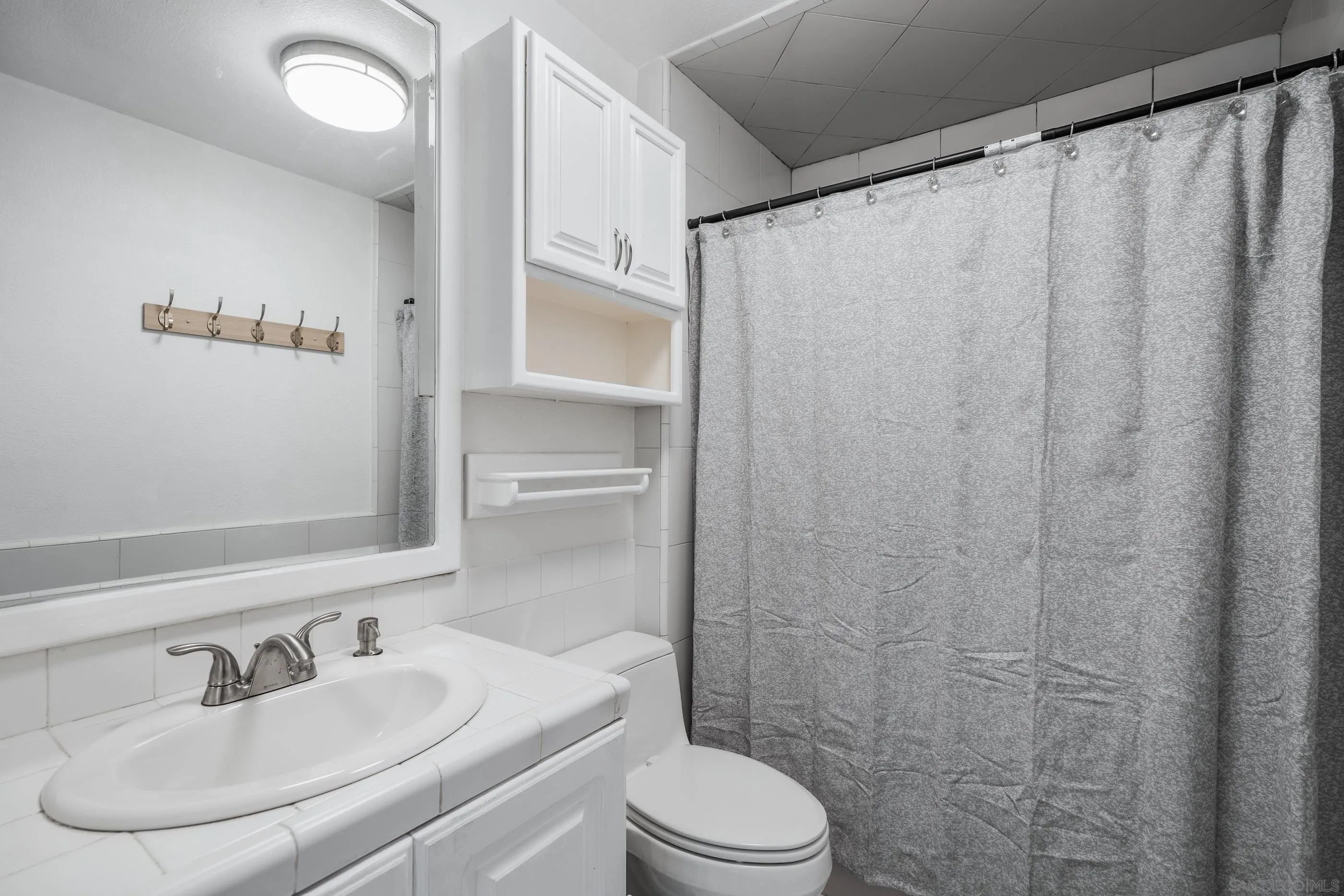 https://cdn.realtyfeed.com/cdn/127/250037738/11869705038d24f485c1ba7173c1b1cc.webp