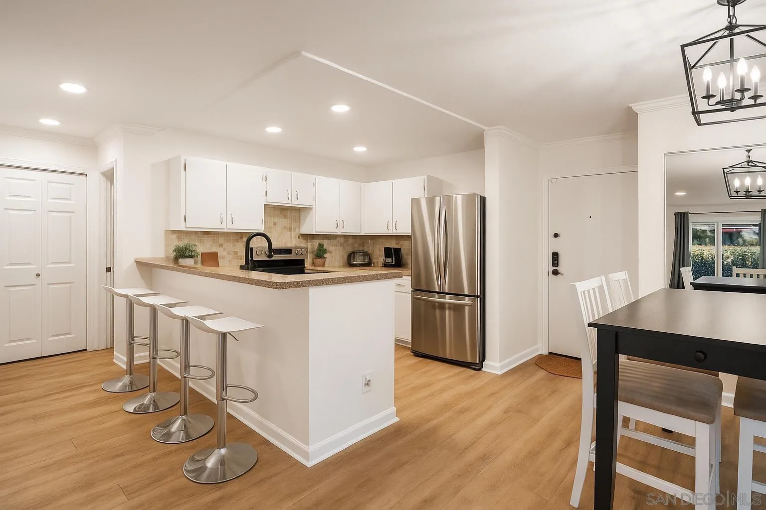 https://cdn.realtyfeed.com/cdn/127/250037738/d2fa84cdd62a16e820e92f354d7f33a4.webp