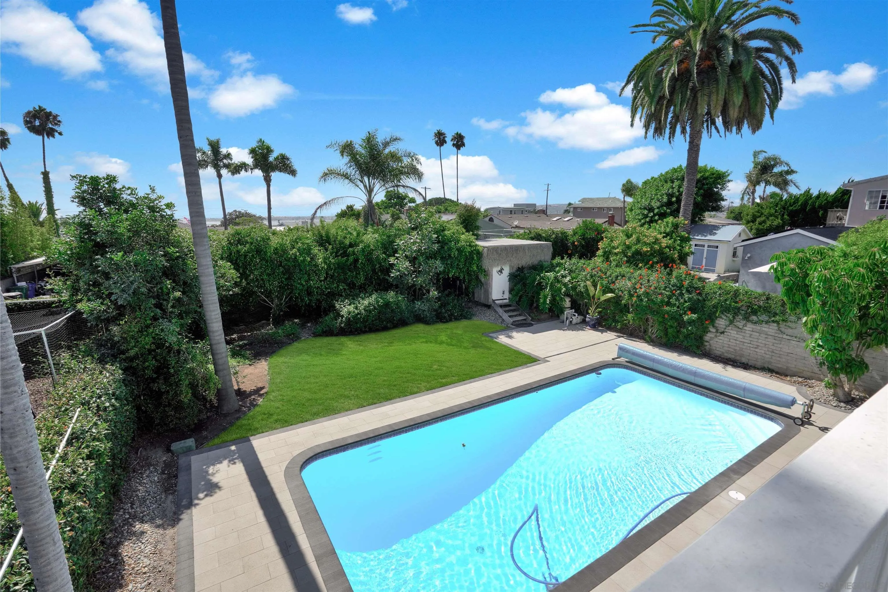 https://cdn.realtyfeed.com/cdn/127/250037739/7bb00f6a3cf8a8619dff978615abd8c8.webp