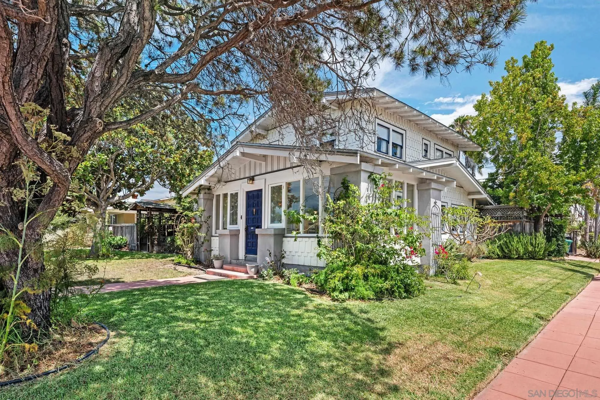 https://cdn.realtyfeed.com/cdn/127/250037741/b4888a4faba614dc3af4ac2cb98d899b.webp