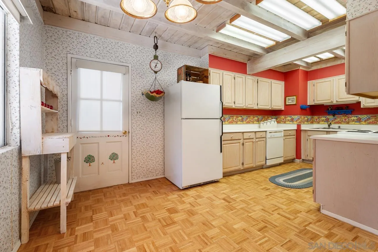 https://cdn.realtyfeed.com/cdn/127/250037743/3e8fba1c8dfbcf34bc2f11c61d914da6.webp