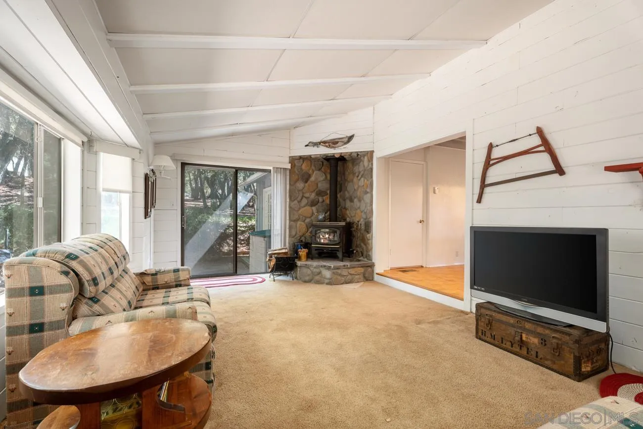 https://cdn.realtyfeed.com/cdn/127/250037743/4ac36895066f0a6115ebc89cf7e9a9b8.webp