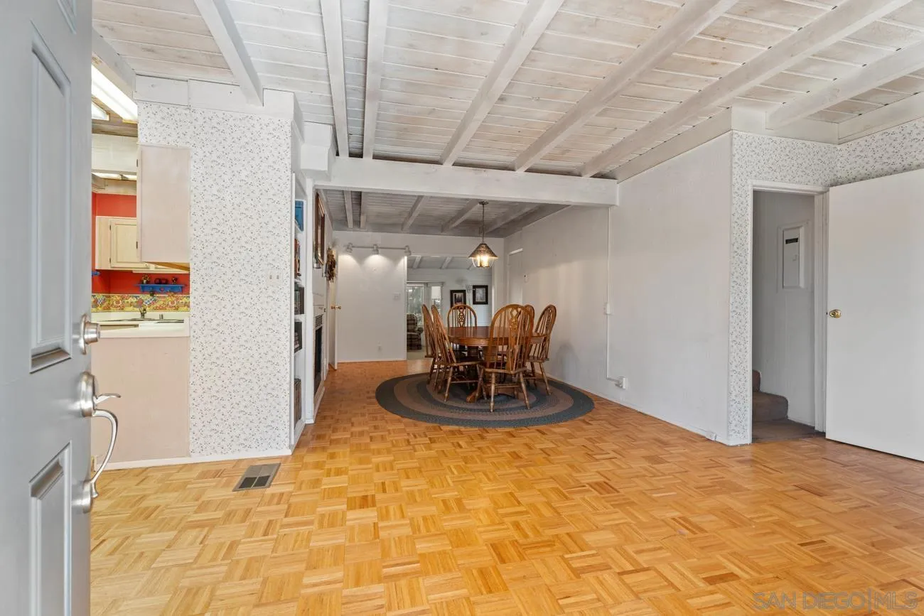 https://cdn.realtyfeed.com/cdn/127/250037743/7a47b44381aad21fe880c0e005ed90d3.webp