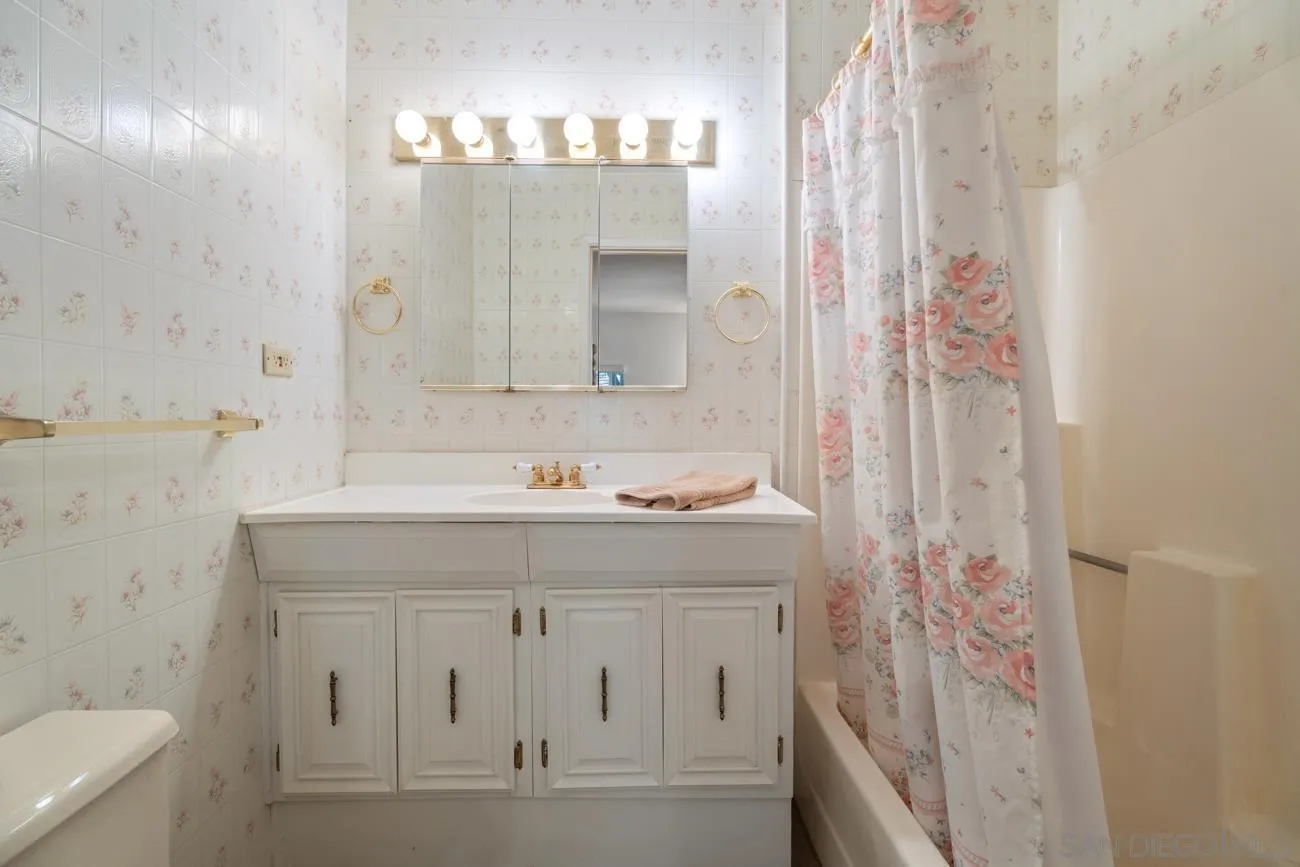 https://cdn.realtyfeed.com/cdn/127/250037743/83abd52546bd50a3be7d625280d050ae.webp