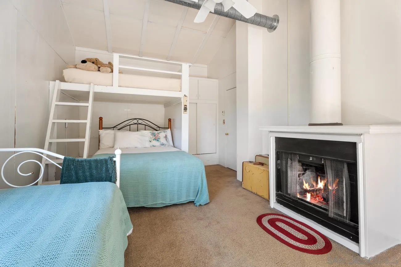 https://cdn.realtyfeed.com/cdn/127/250037743/8cf5088c9ef6ac2371162ff76d06a22d.webp