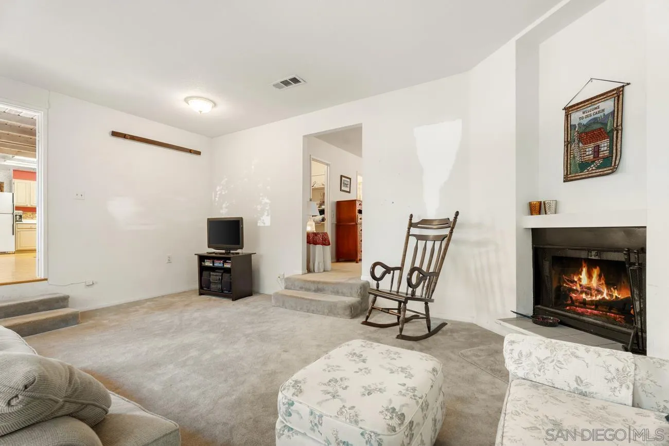 https://cdn.realtyfeed.com/cdn/127/250037743/9a7dc86318b8435daf68d552542798be.webp