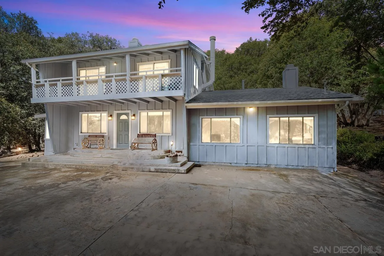 https://cdn.realtyfeed.com/cdn/127/250037743/a95e2bc183e940c0a72eed1be11a30fe.webp