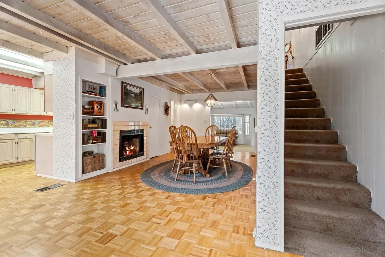 https://cdn.realtyfeed.com/cdn/127/250037743/b682d8f7f318a7e69ecf5be0efb6062d.webp