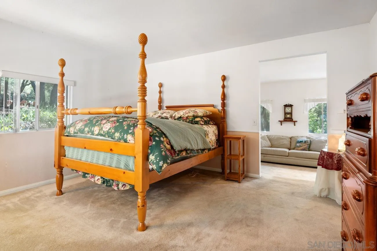 https://cdn.realtyfeed.com/cdn/127/250037743/db66f5fcc05542e2c1417a10aee943ce.webp