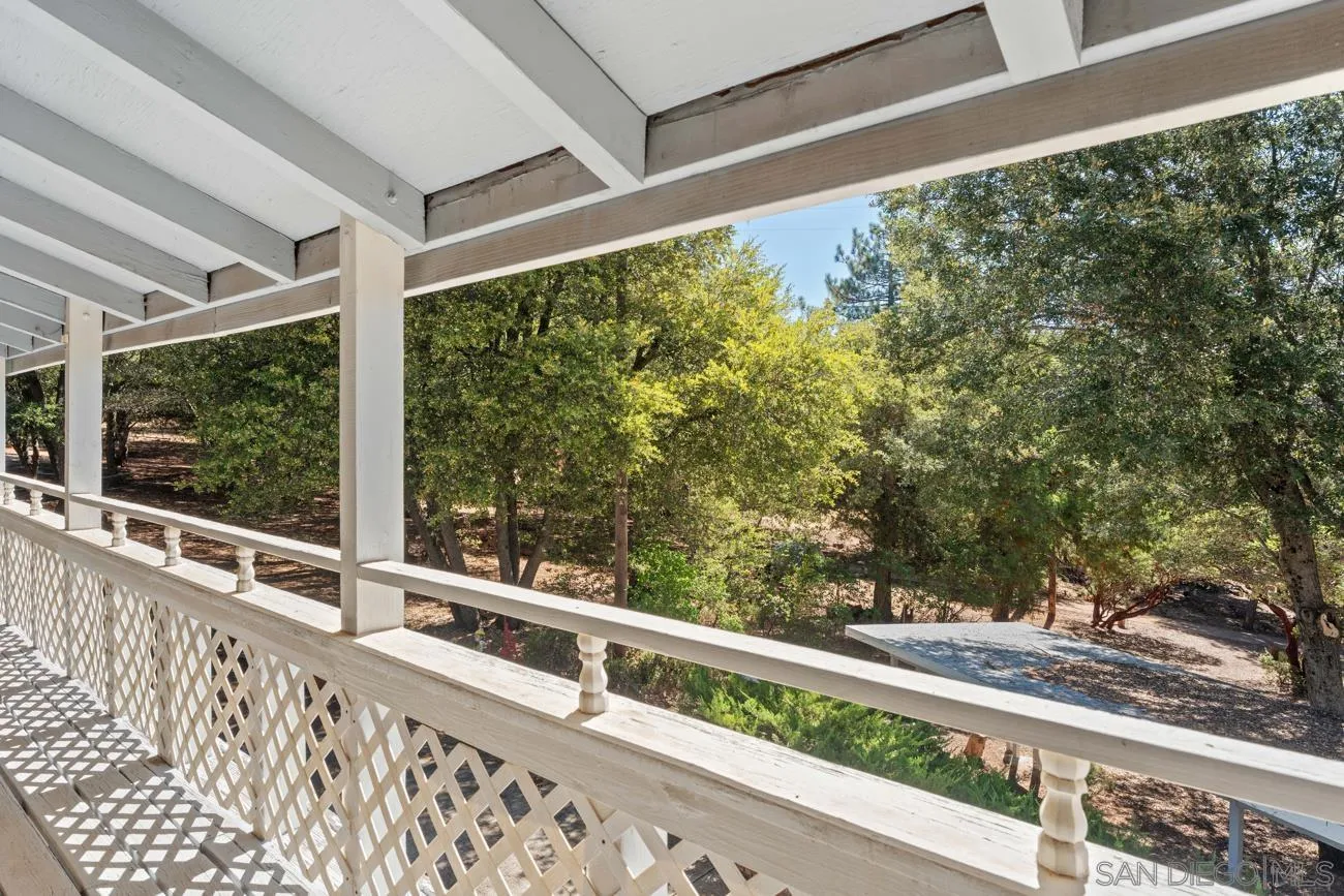https://cdn.realtyfeed.com/cdn/127/250037743/ee3b16a423f98aef548a86413810dc45.webp