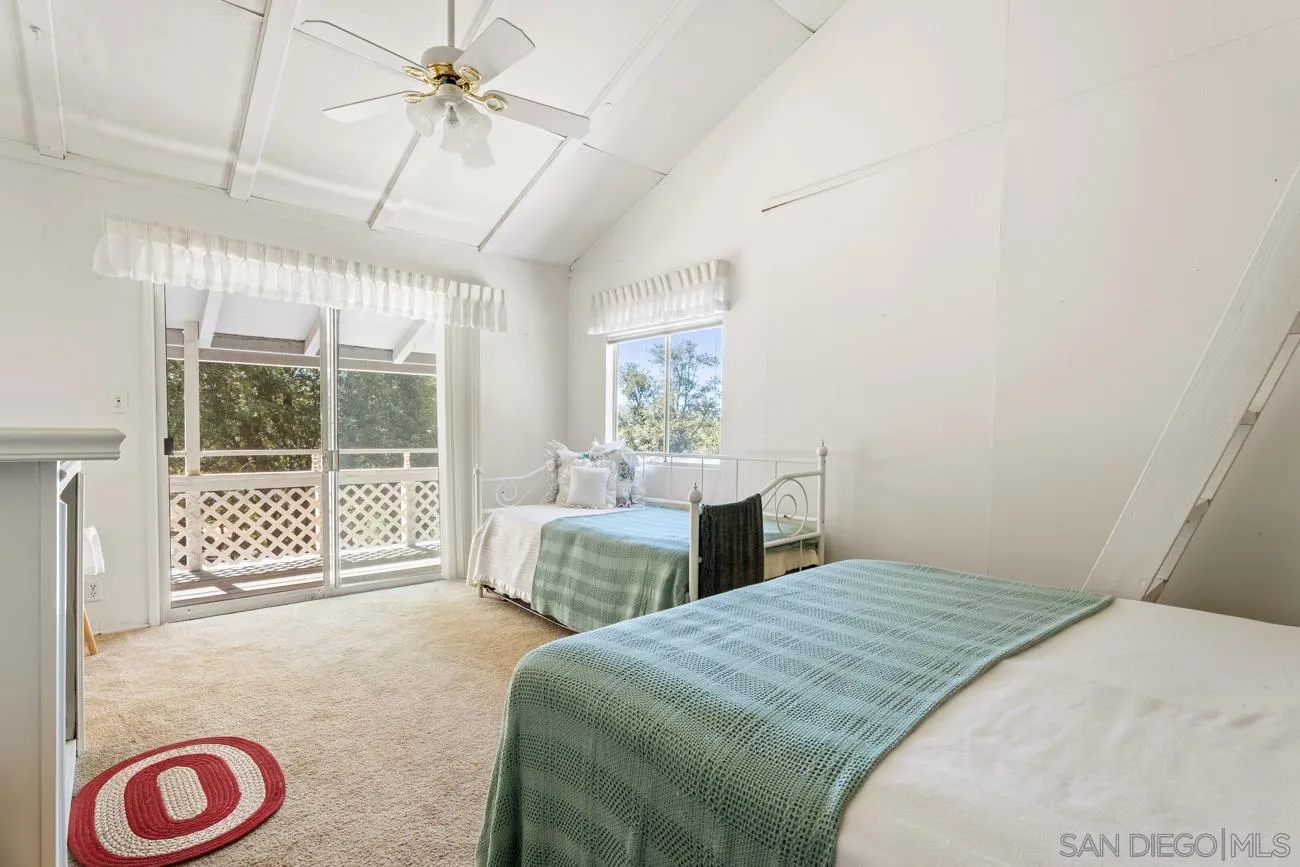 https://cdn.realtyfeed.com/cdn/127/250037743/f8809619245c02fb14be02956ad3fb03.webp